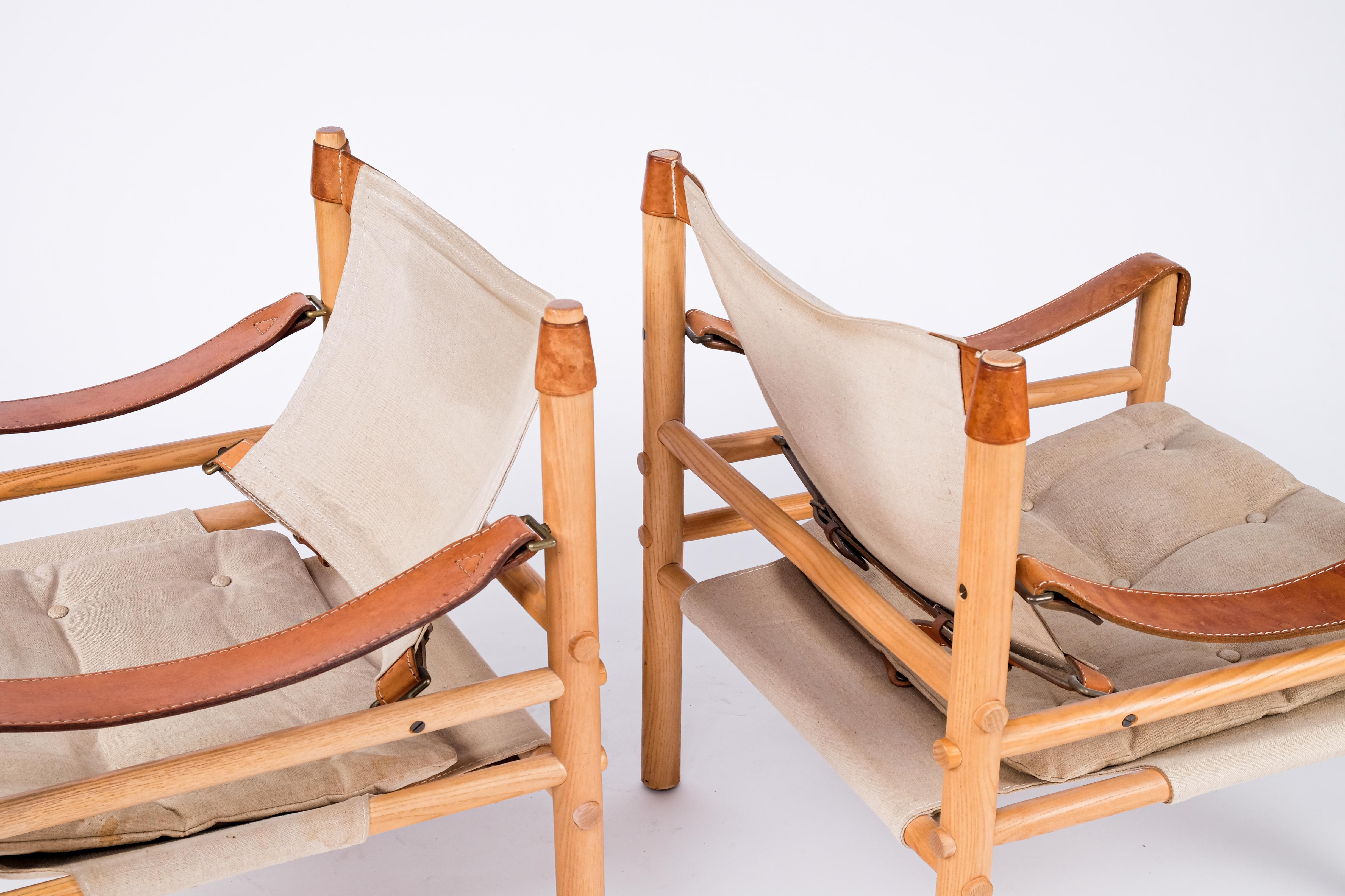 Excellent pair of safari chairs model Sirocco in very good condition.
Original leather and canvas.
Designed by Arne Norell, produced by Arne Norell AB in Aneby, Sweden, 1960s.






