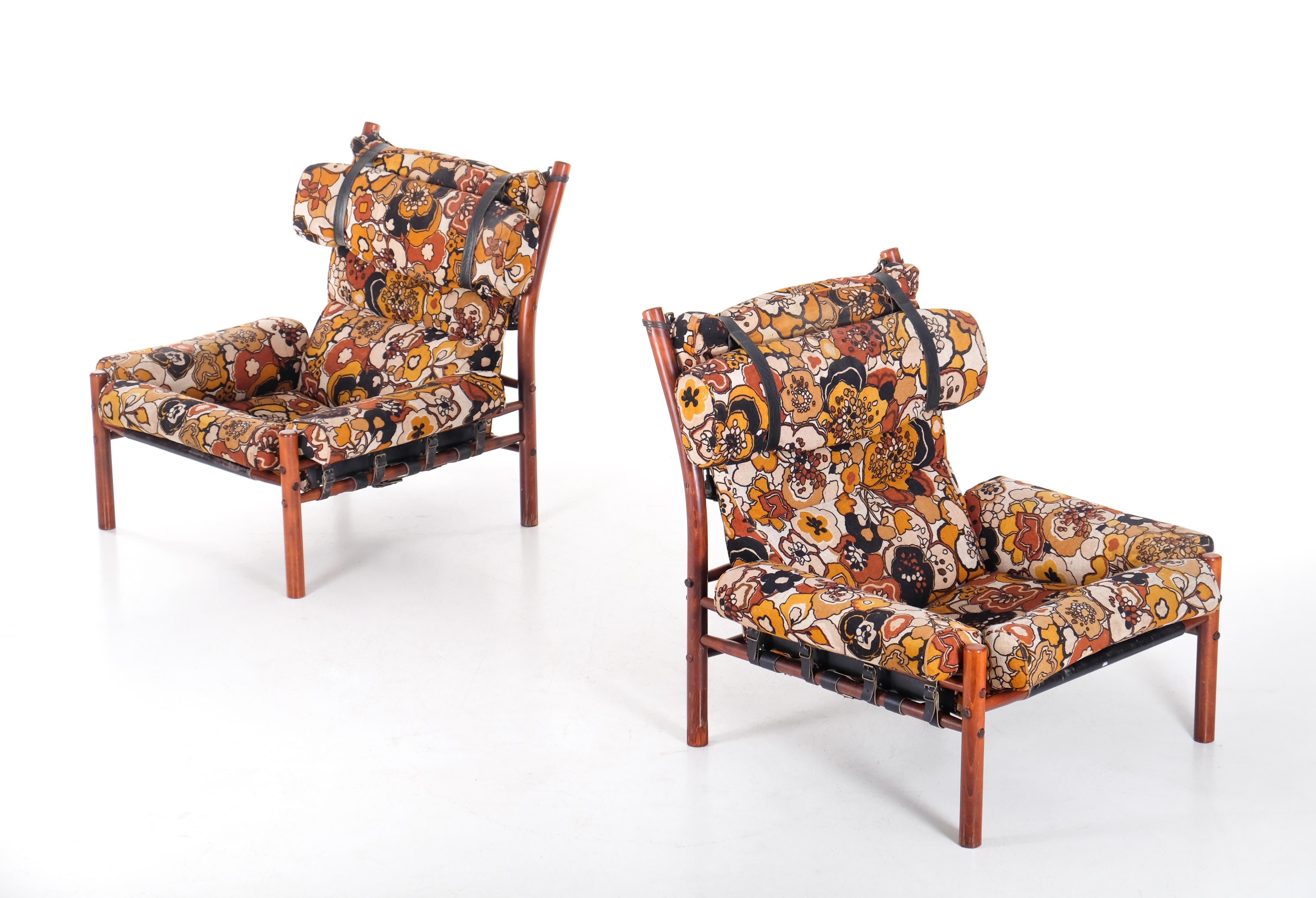 Paire de chaises Inca très confortables en cuir patiné d'origine et tissu d'origine. Conçu par Arne Norell, produit par Norell Möbel AB à Aneby, Suède.







 