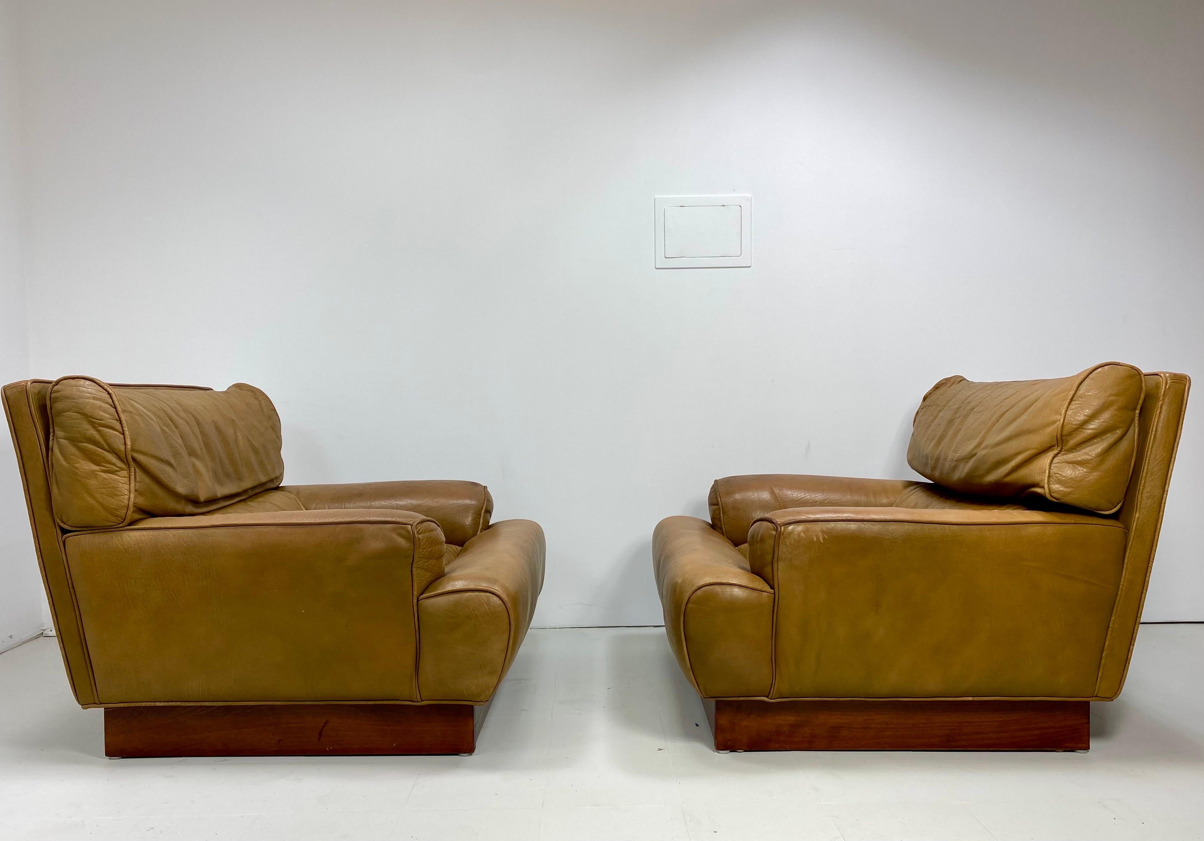 Mid-Century Modern Pair of Arne Norell Leather Lounge Chairs For Sale
