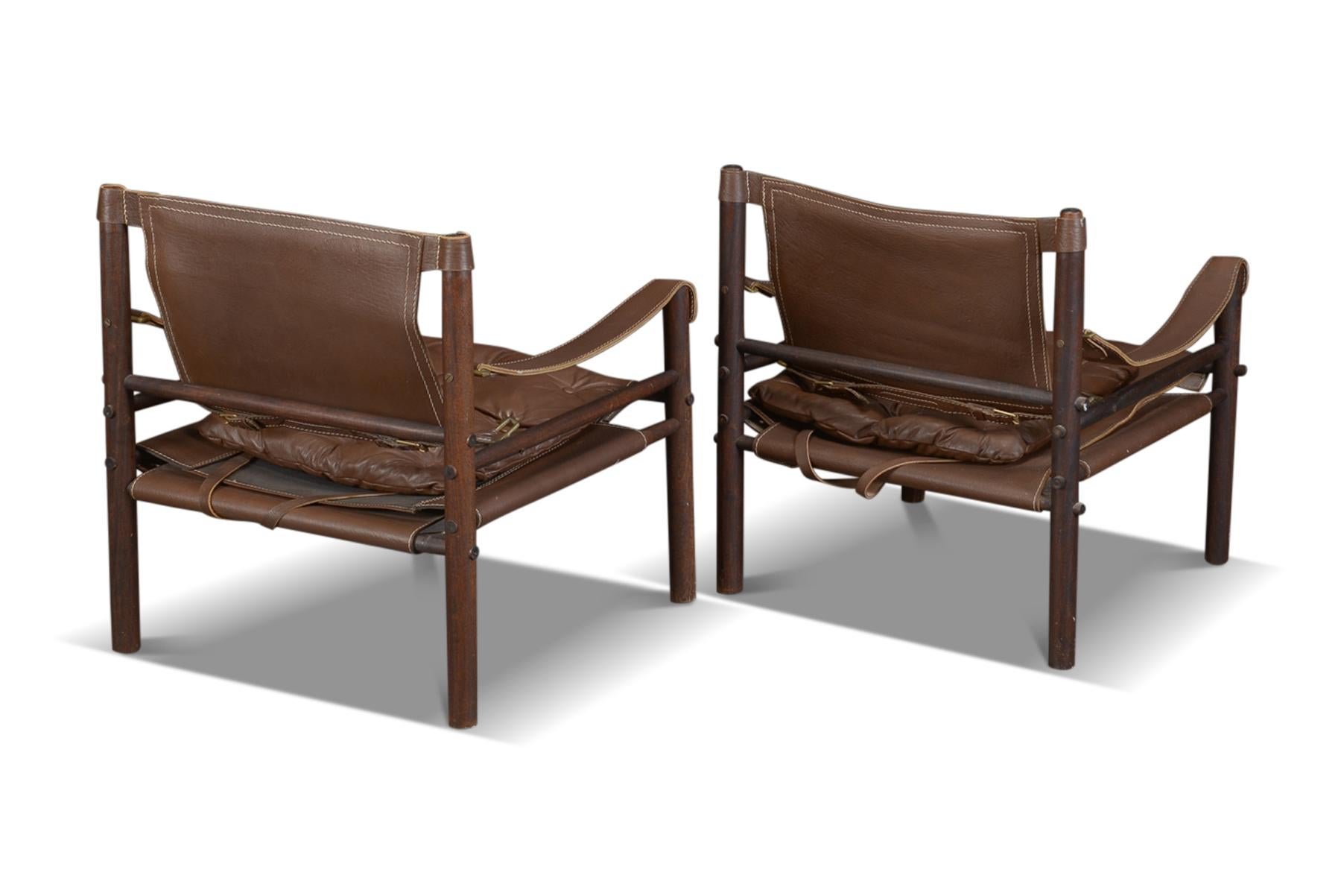 Pair of Arne Norell Sirocco Safari Chairs in Rosewood In Good Condition For Sale In Berkeley, CA
