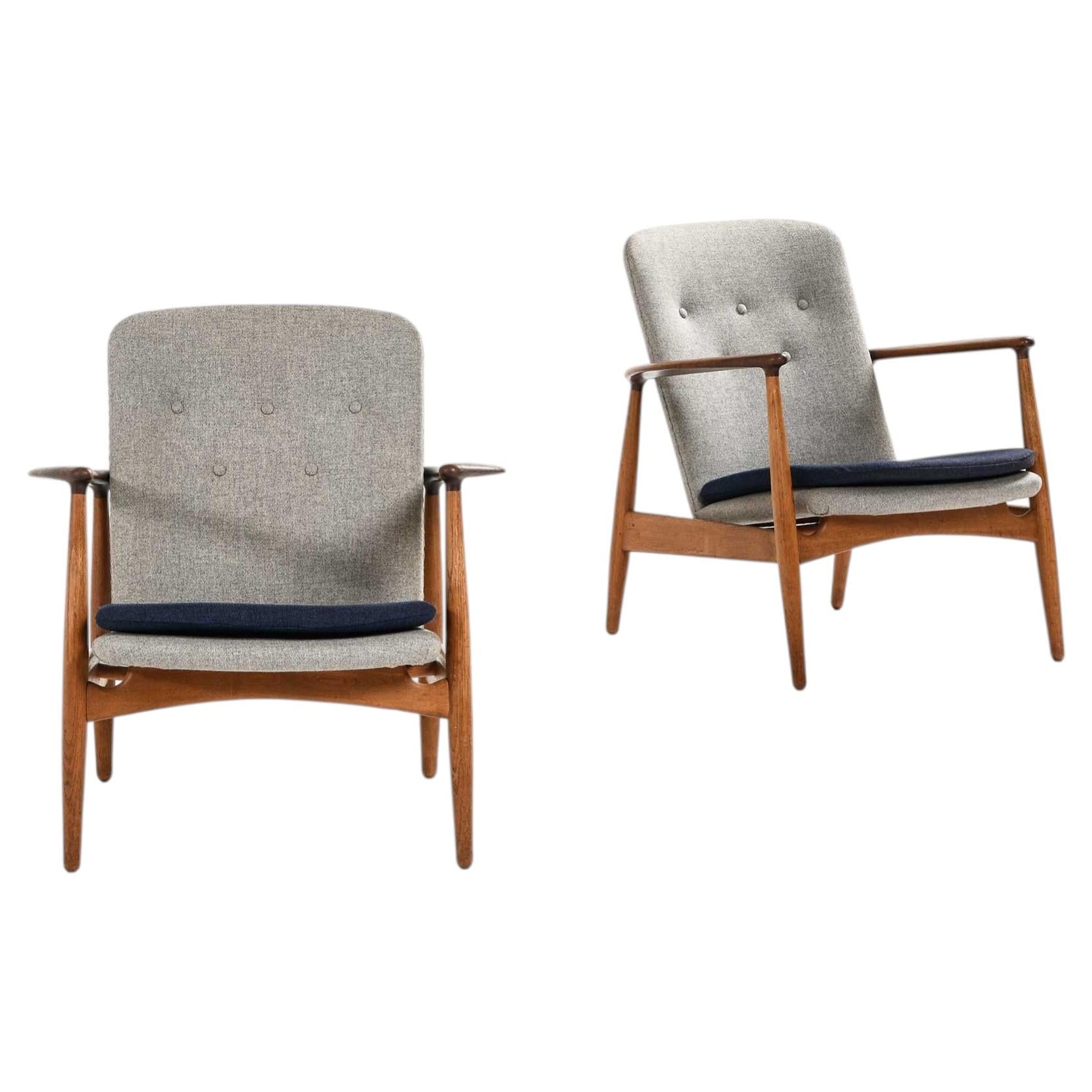 Pair of Arne Vodder Easy Chairs in Wool, Oak & Teak by Bovirke, 1952 For Sale