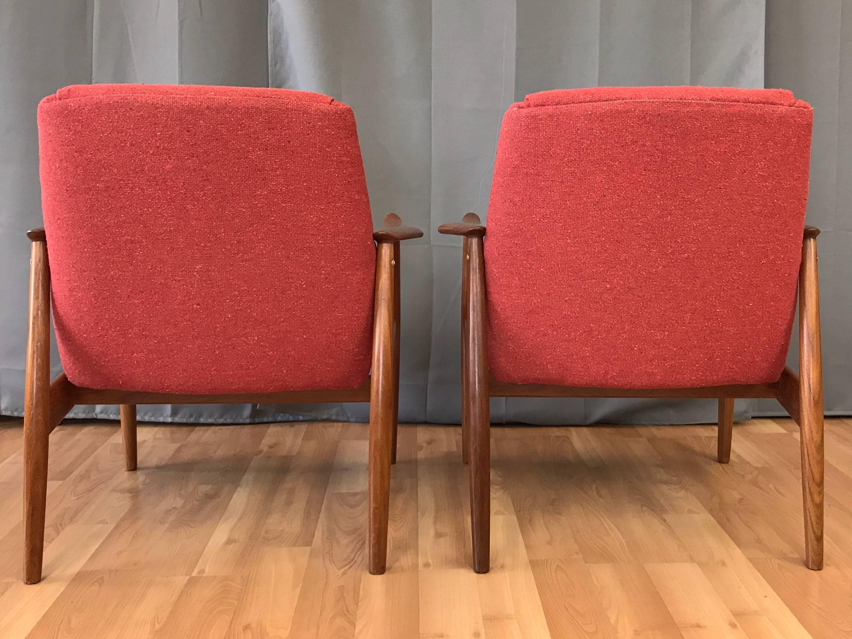 Mid-20th Century Pair of Arne Vodder for Slagelse No. 810 Teak Lounge Chairs