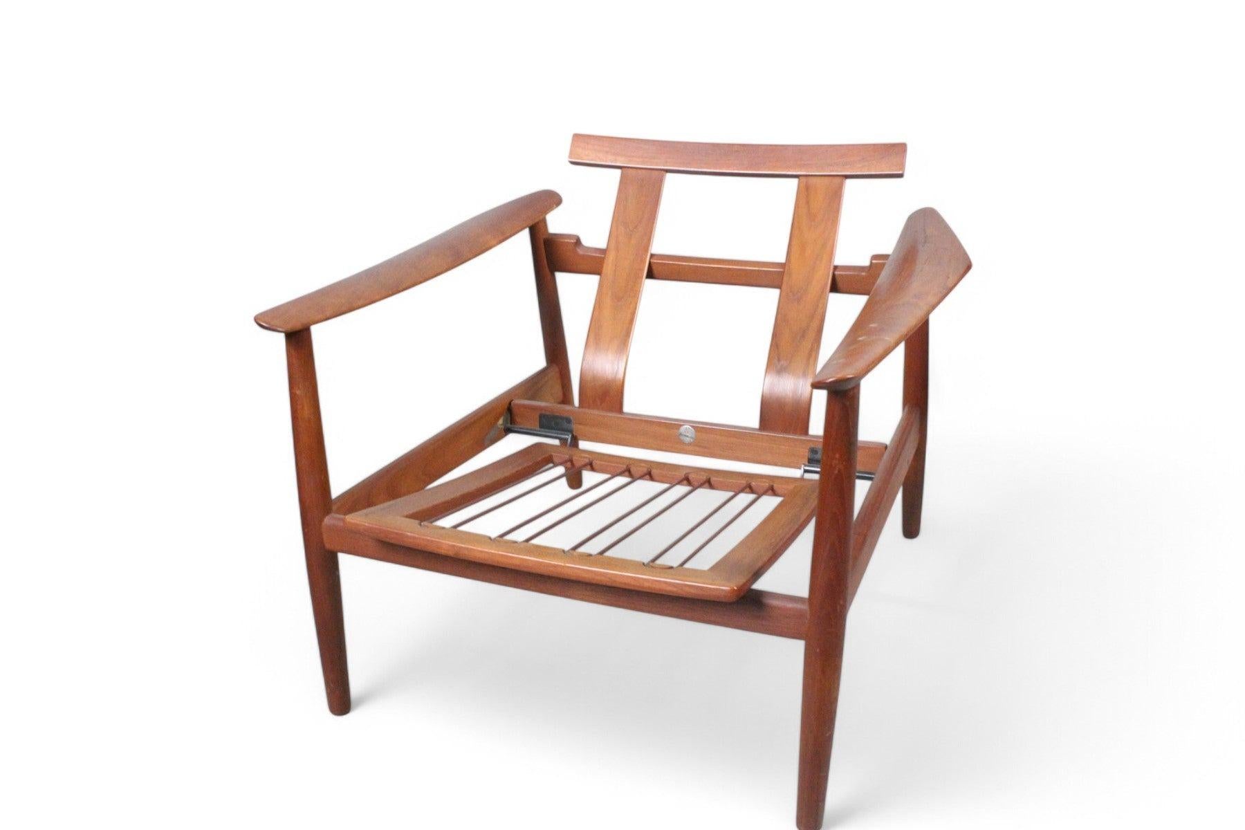 20ième siècle Paire de chaises longues Arne Vodder modèle 164 en teck en vente