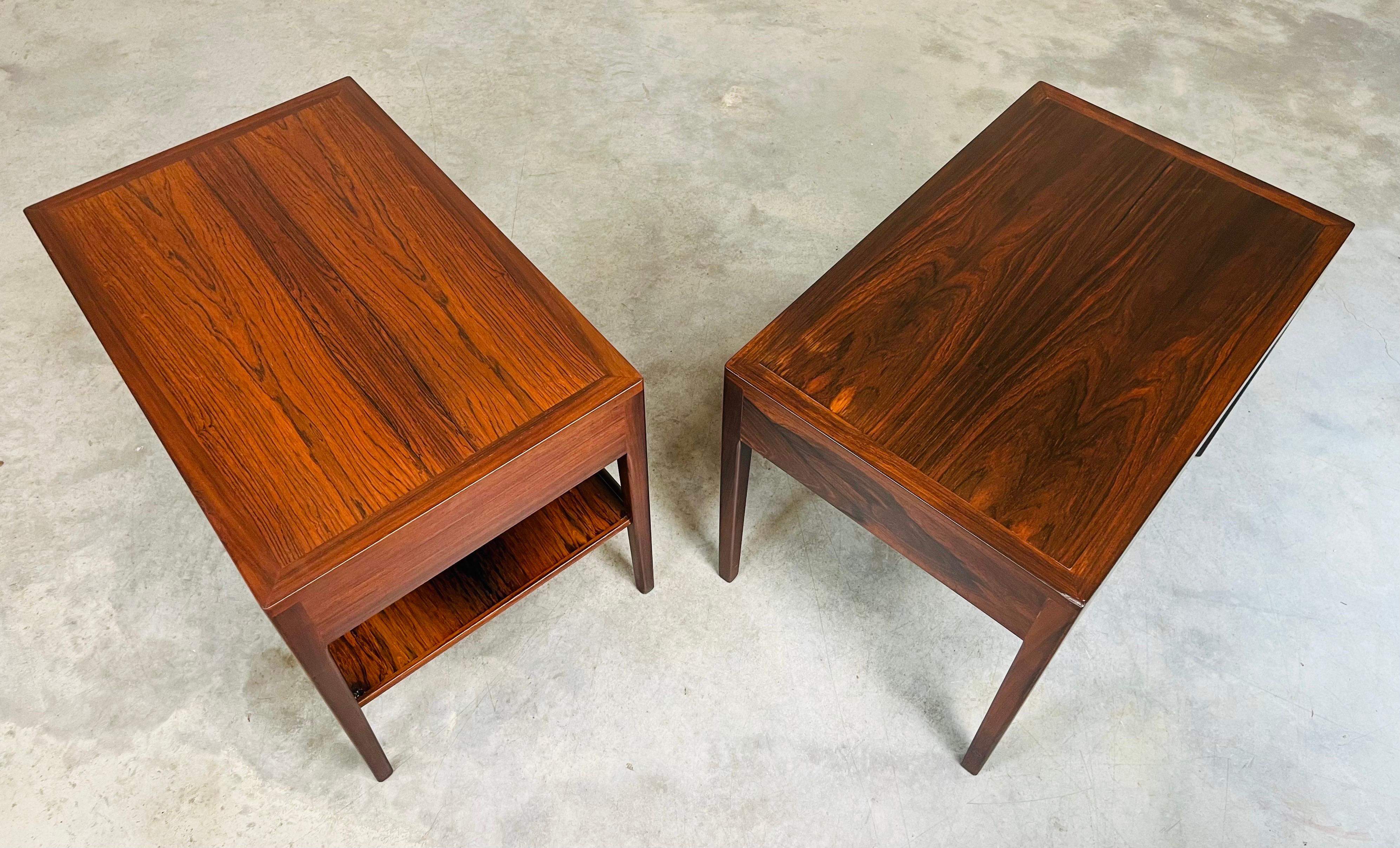 Ein Paar skandinavisches Rosenholz im Arne Vodder-Stil aus Rosenholz  Beistelltische mit einer Schublade 1960er Jahre (20. Jahrhundert) im Angebot