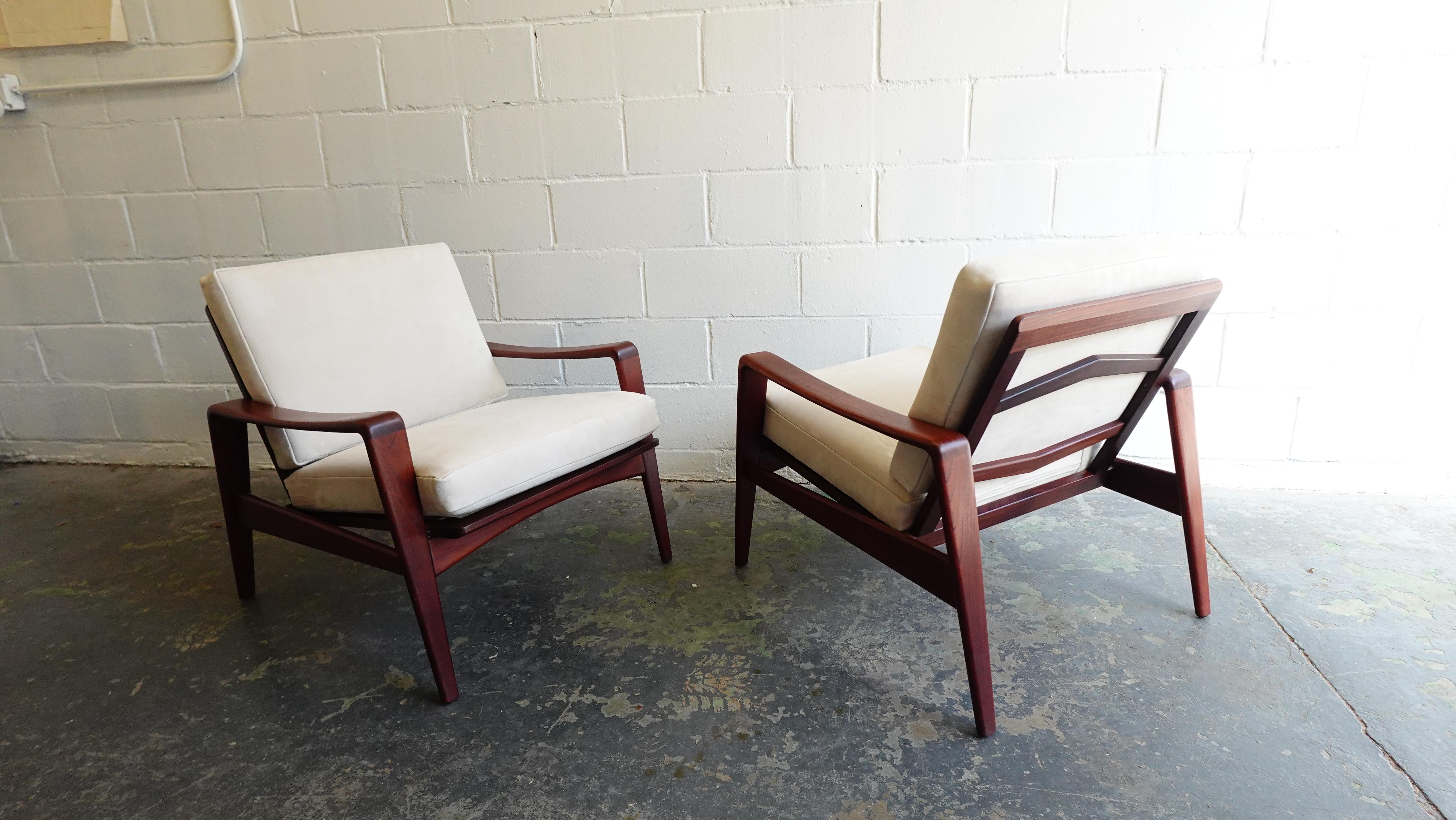 Pair of Arne Wahl Iverson Lounge Chairs for Komfort in Teak & Leather, 1960 For Sale 5