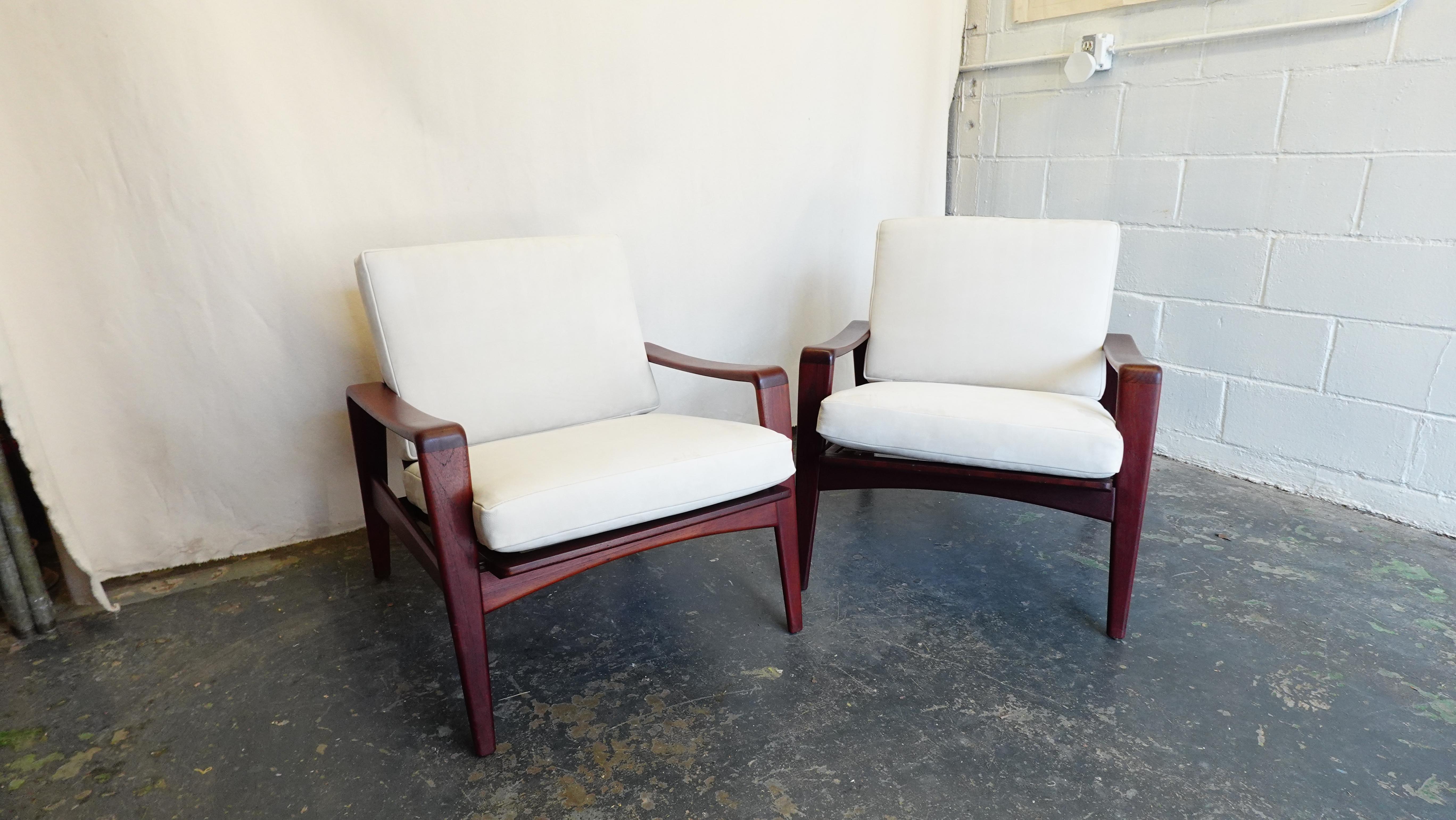 Pair of Arne Wahl Iverson Lounge Chairs for Komfort in Teak & Leather, 1960 For Sale 7