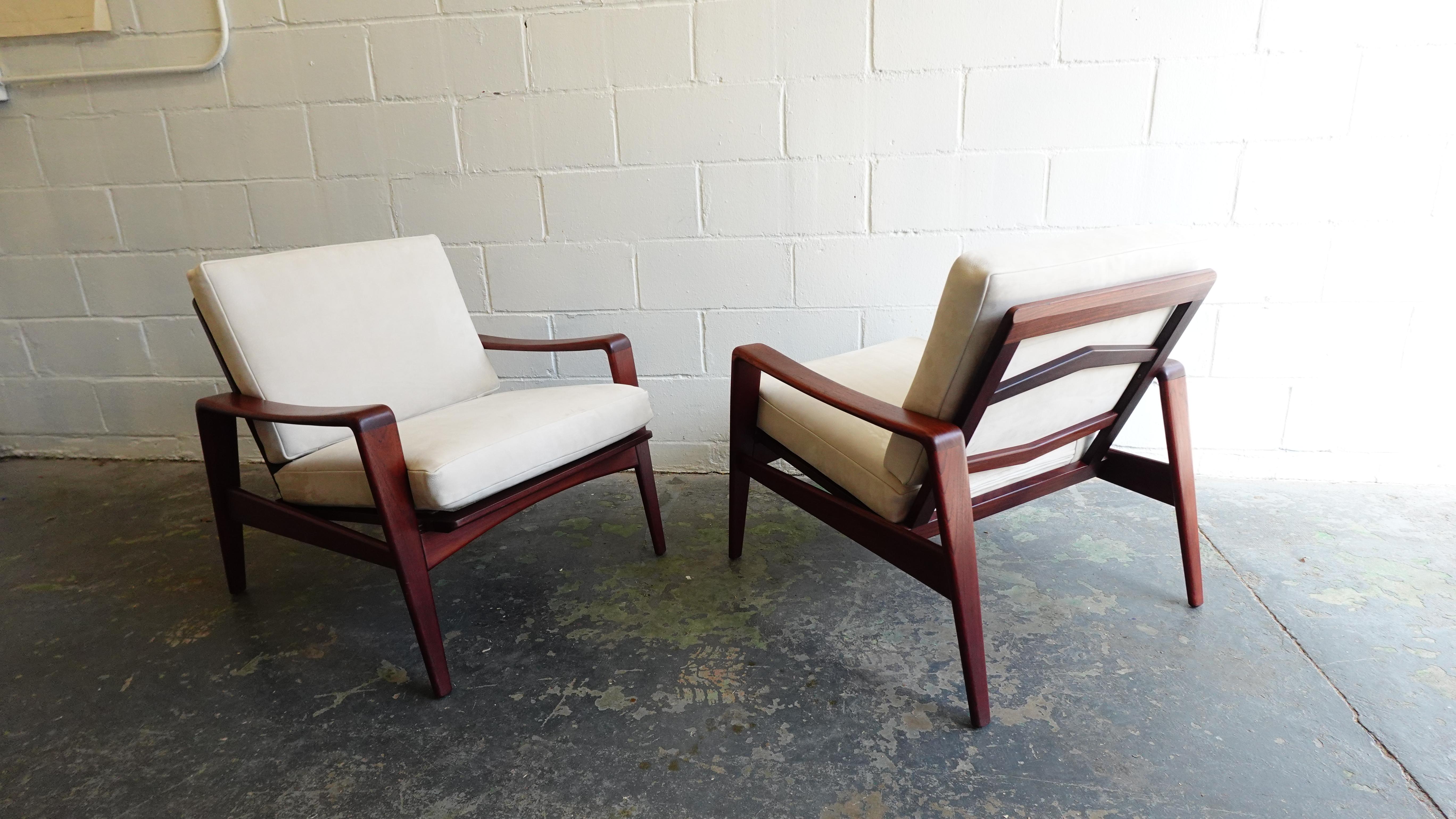 Pair of Arne Wahl Iverson Lounge Chairs for Komfort in Teak & Leather, 1960 For Sale 3