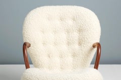 Sillas Clam de Arnold Madsen en tejido Boucle - Nueva edición