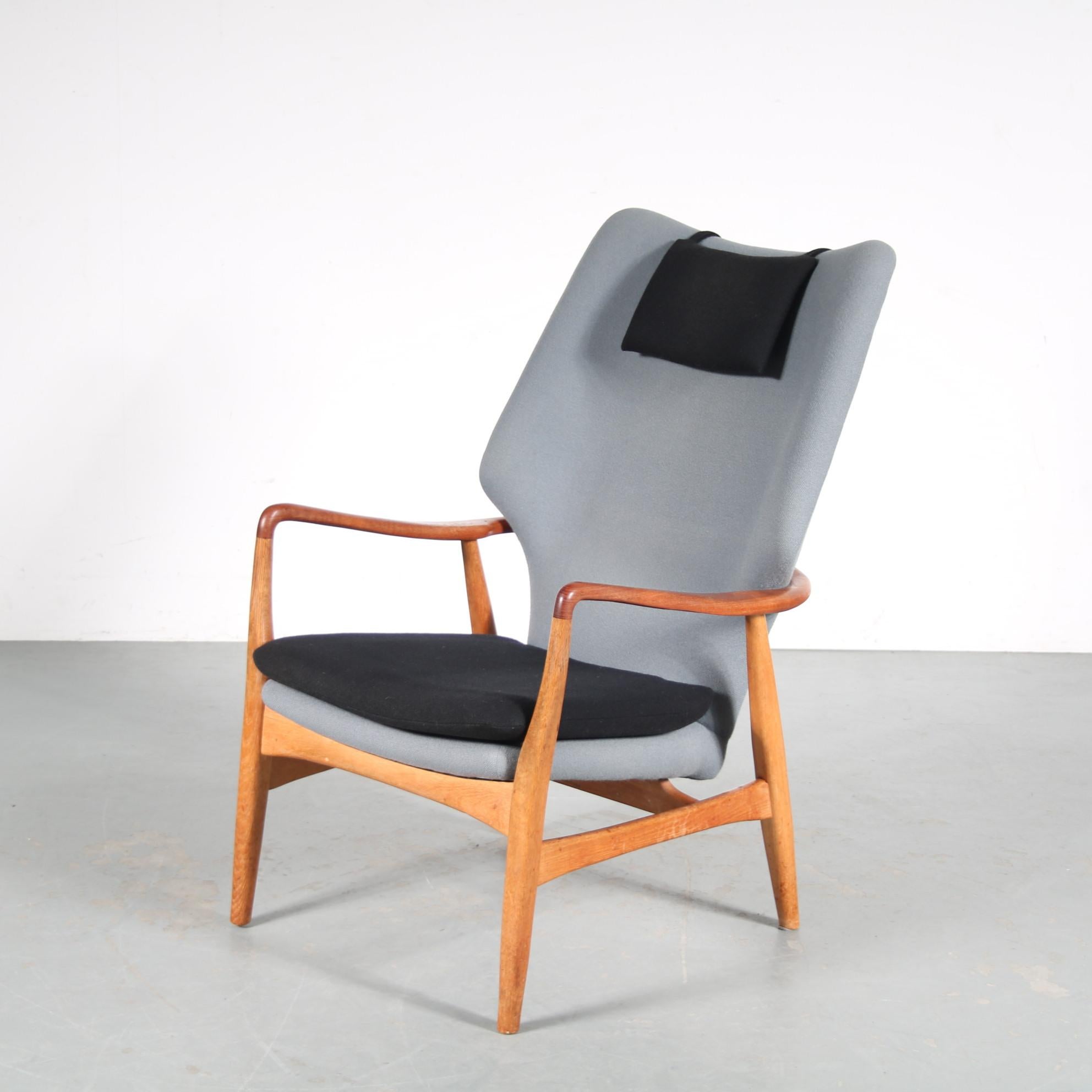 Pair of Arnold Madsen & Henry Schubell Lounge Chairs for Bovenkamp, Netherlands For Sale 1