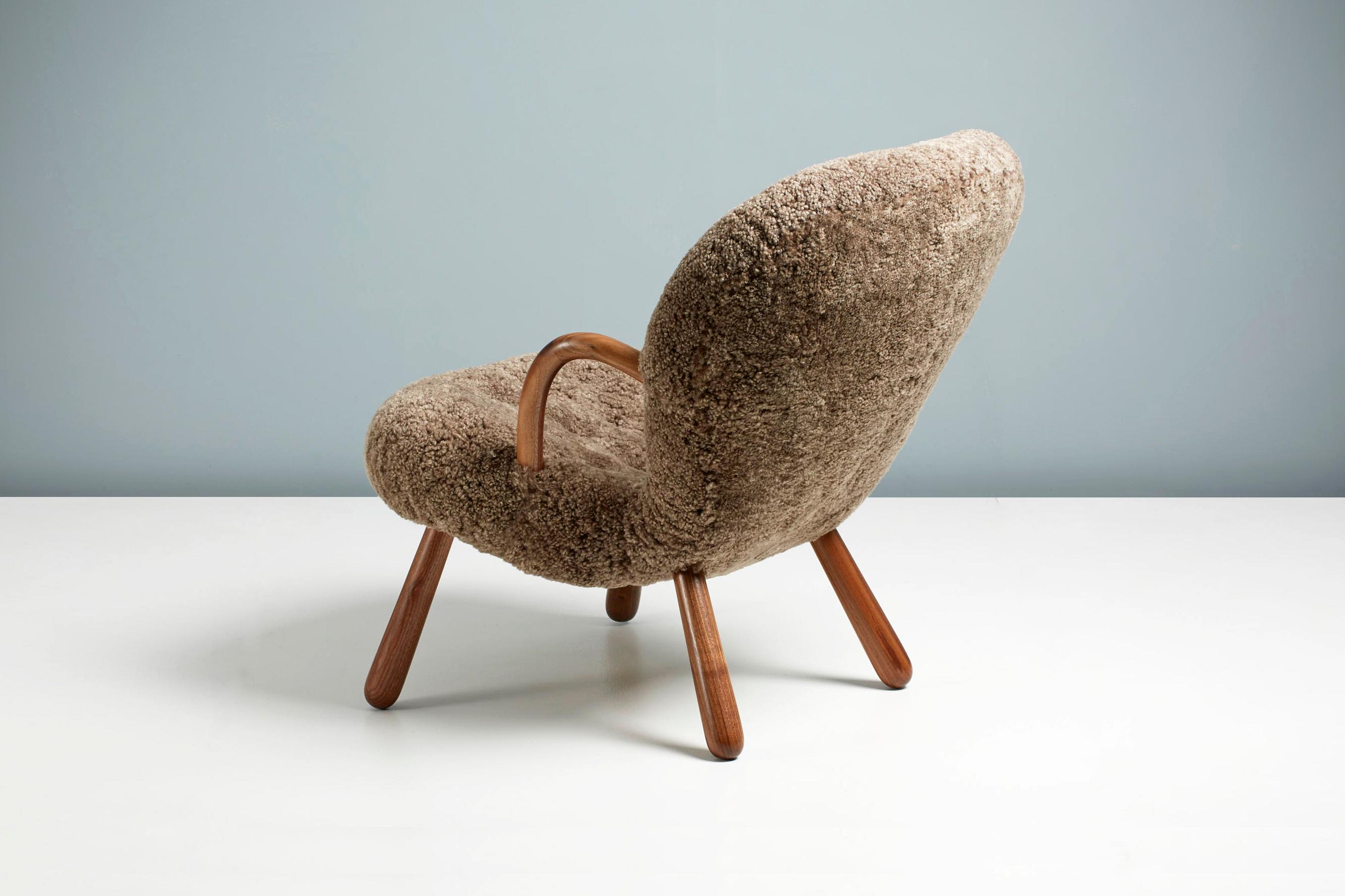 Scandinave moderne Réédition de chaises en peau de mouton Clam d'Arnold Madsen en vente