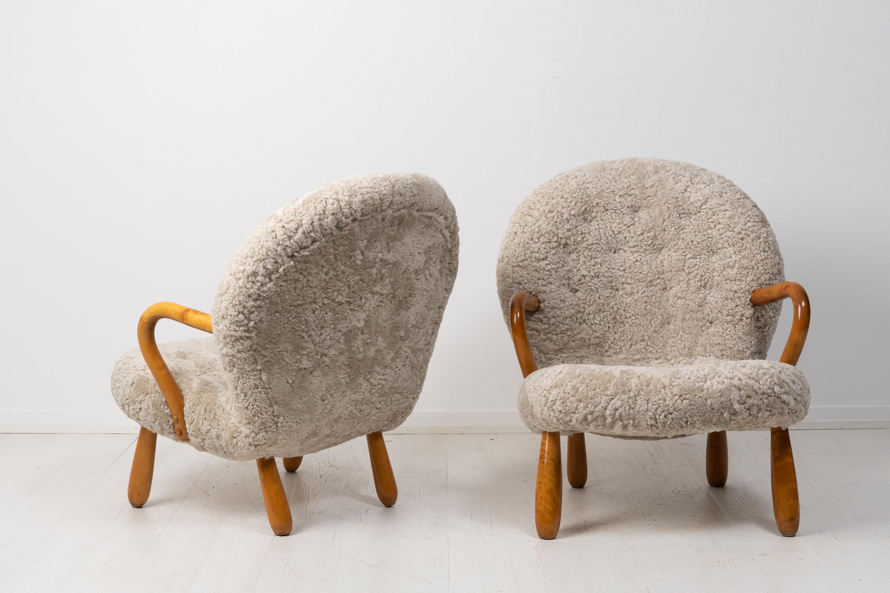 Scandinavian Modern Pair of Arnold Madsen Sheepskin Muslinge 'Clam' Chairs