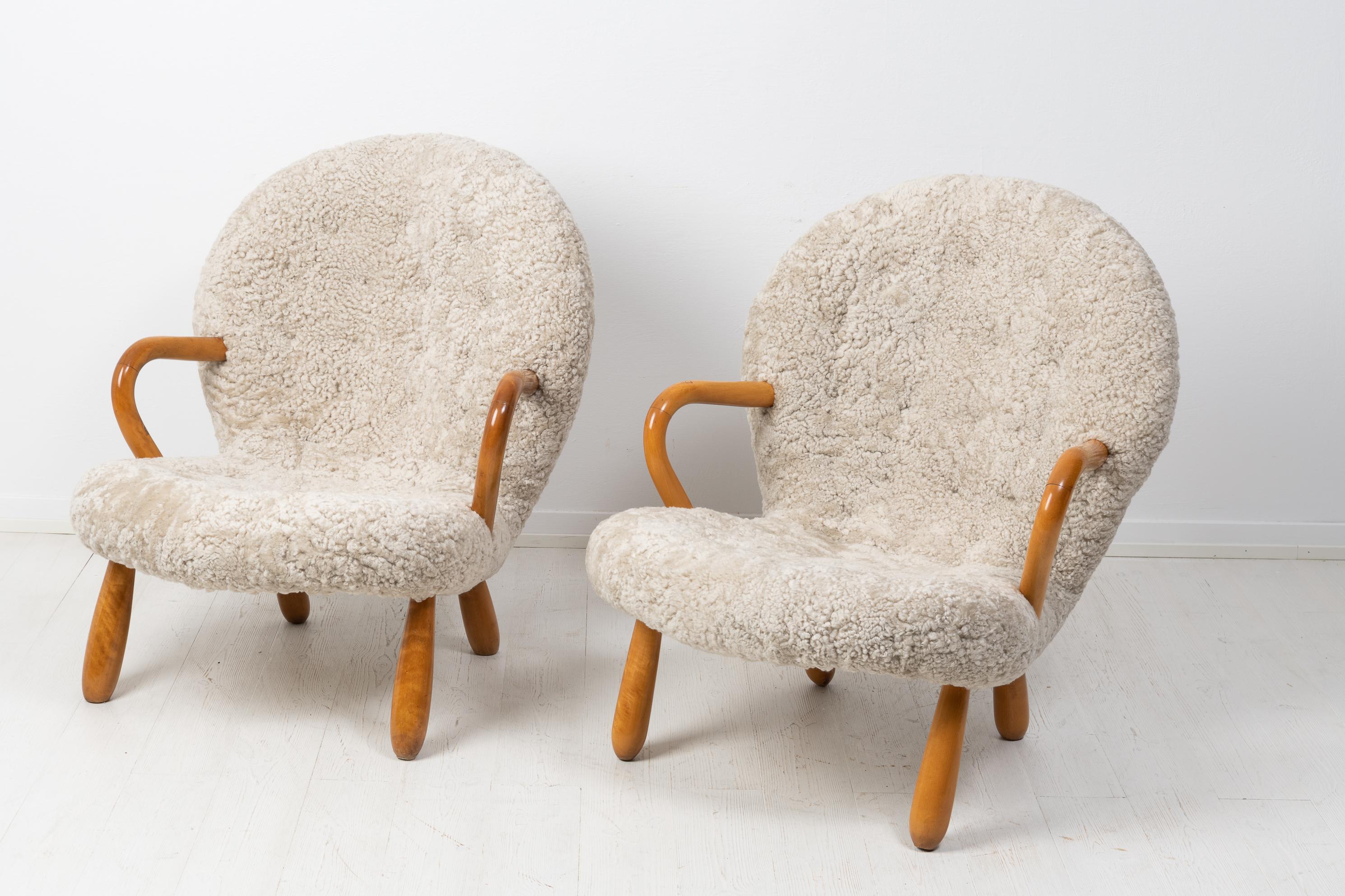 Pair of Arnold Madsen Sheepskin Muslinge 'Clam' Chairs 1