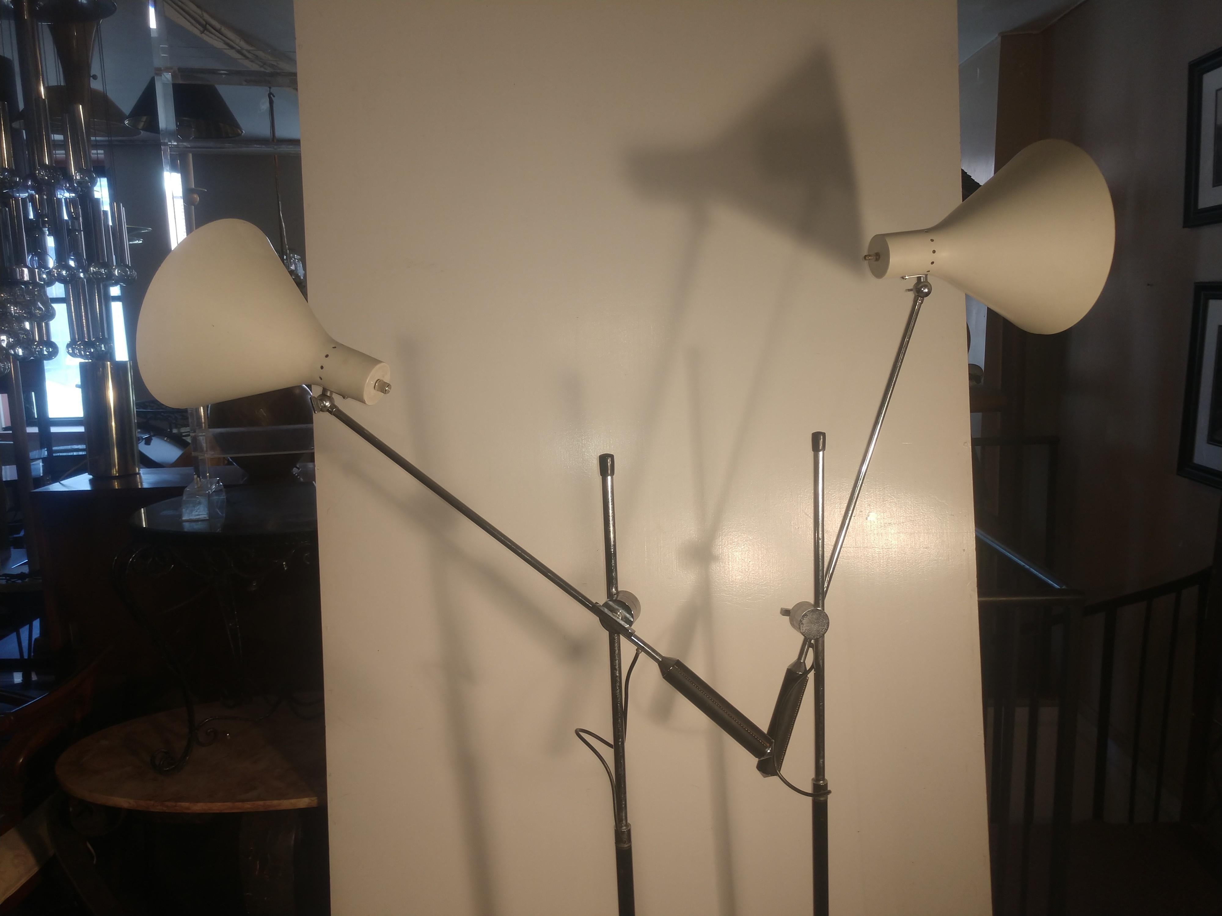 Pair of Arredoluce Mid-Century Modern Floor Lamps Italy For Sale 6