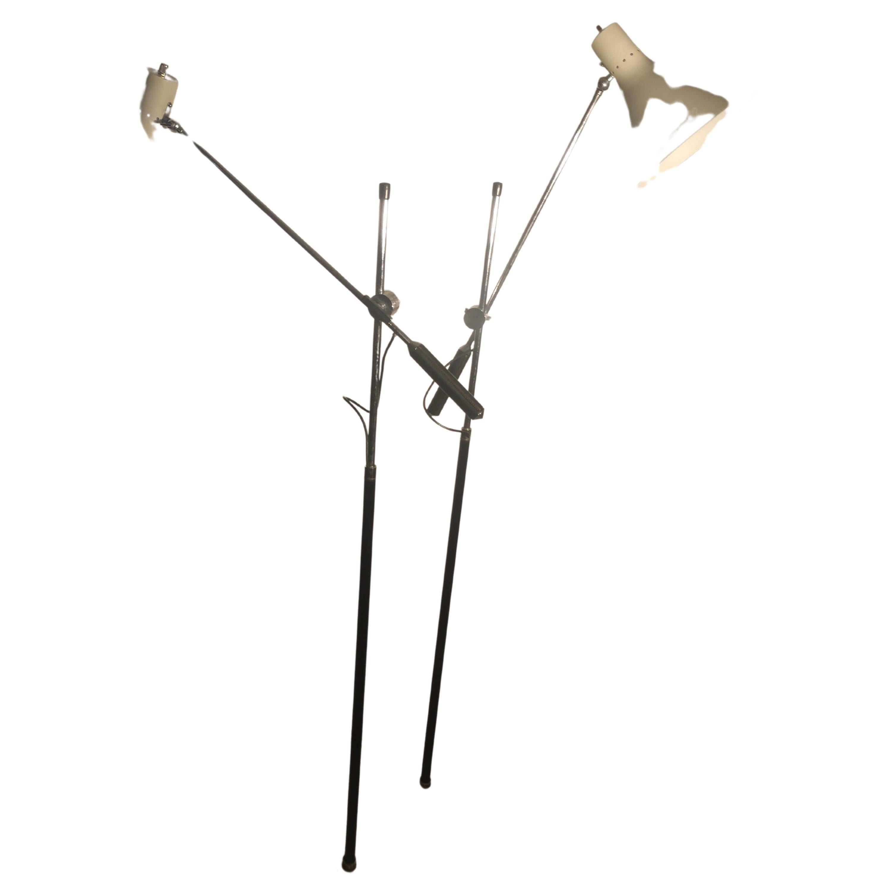 Milieu du XXe siècle Paire de lampadaires Arredoluce mi-siècle moderne, Italie en vente