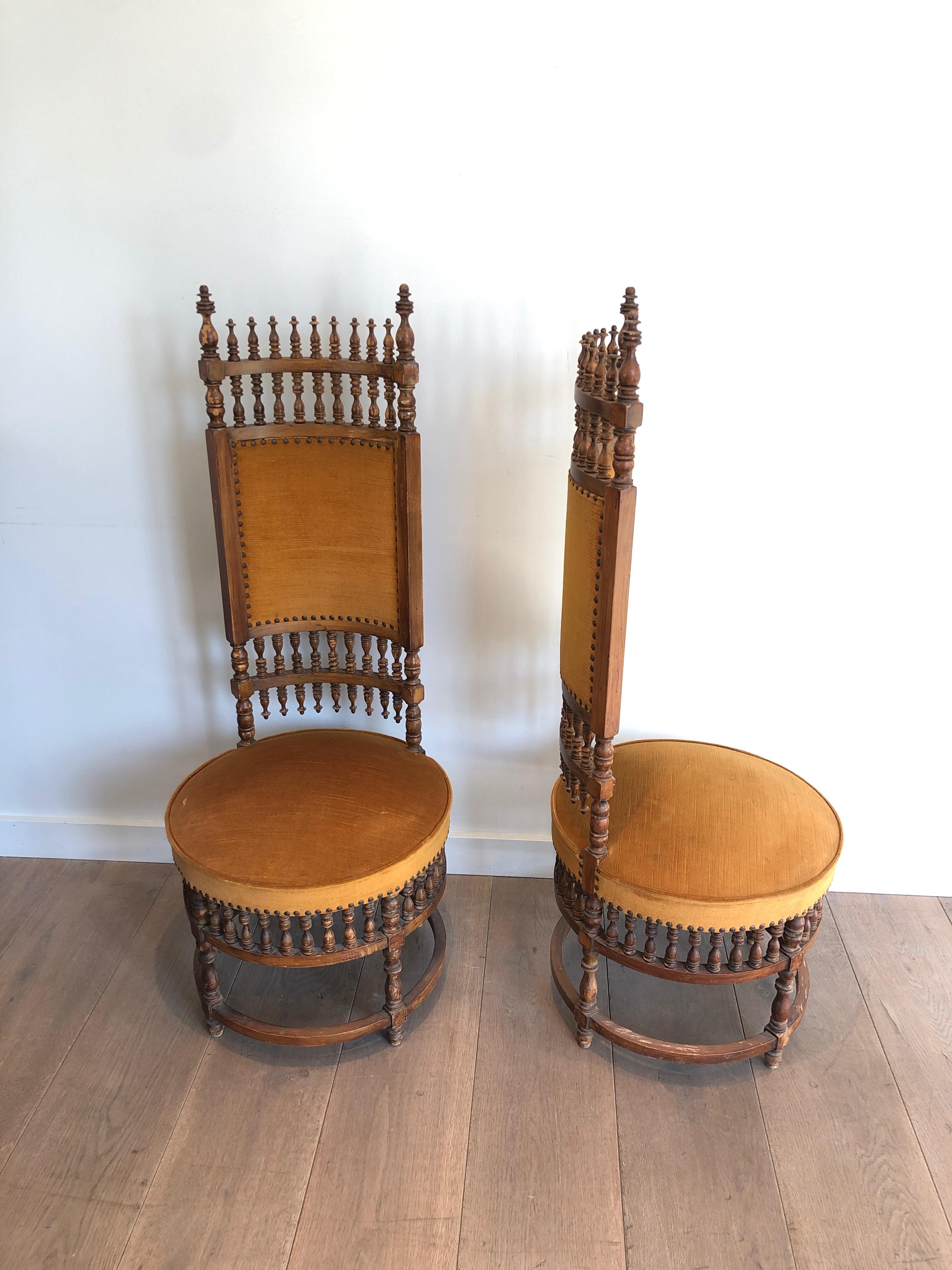 Early 20th Century Pair of Art & Crafts Chairs For Sale