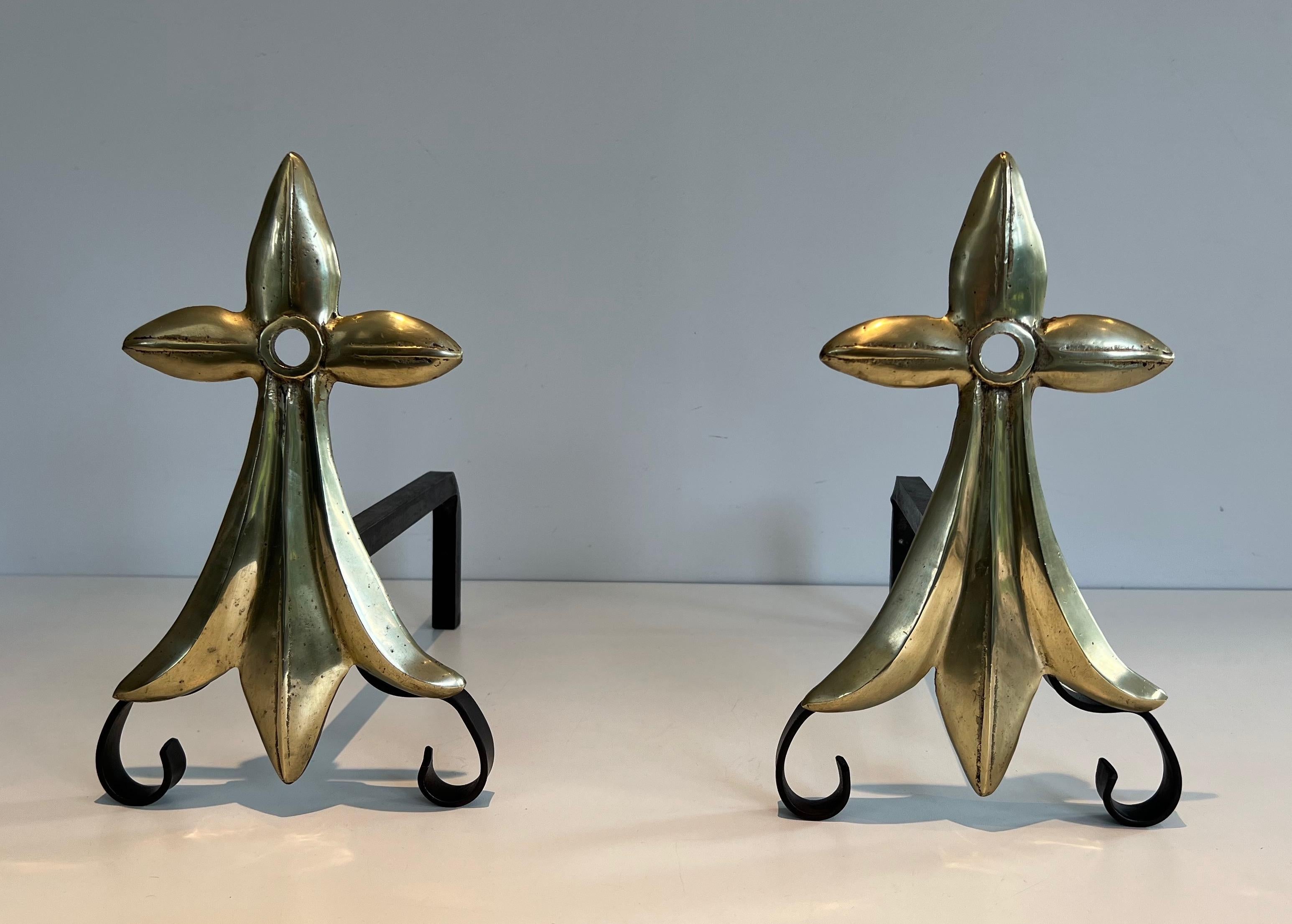 Ein Paar Art & Crafts-Feuerböcke aus Bronze mit Ermine-Schleife im Angebot 5