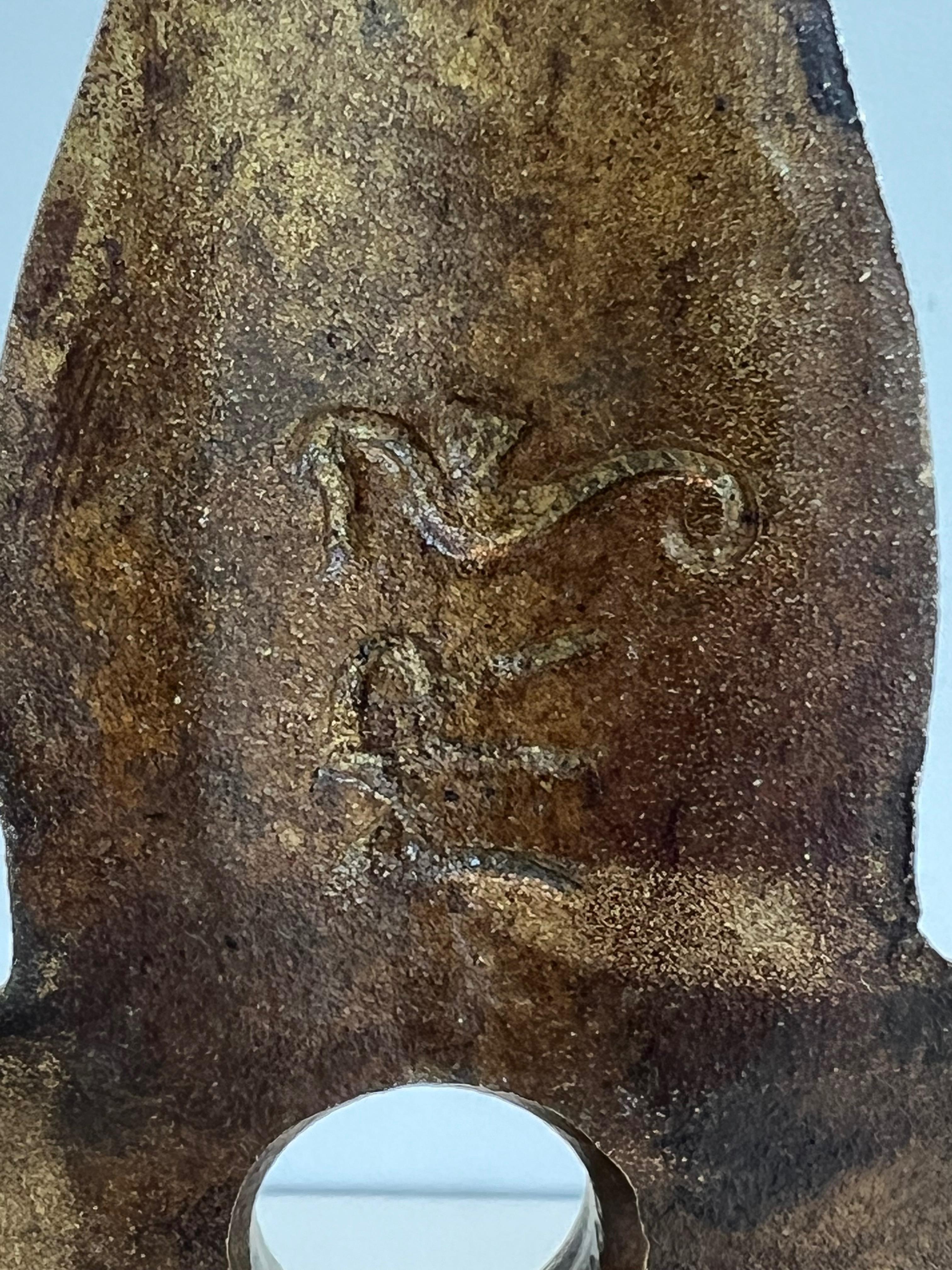 Ein Paar Art & Crafts-Feuerböcke aus Bronze mit Ermine-Schleife im Angebot 11