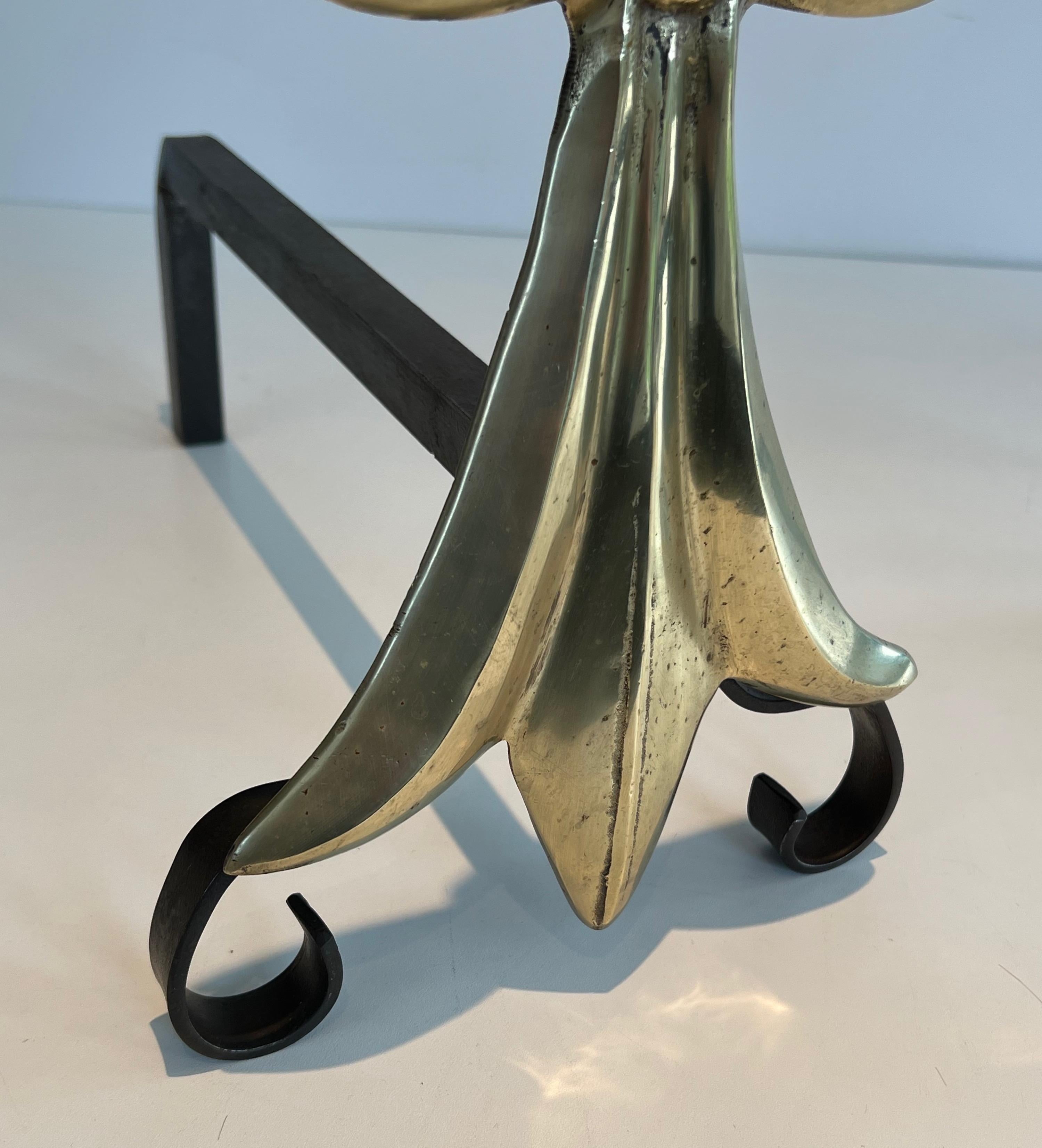 Ein Paar Art & Crafts-Feuerböcke aus Bronze mit Ermine-Schleife im Angebot 1