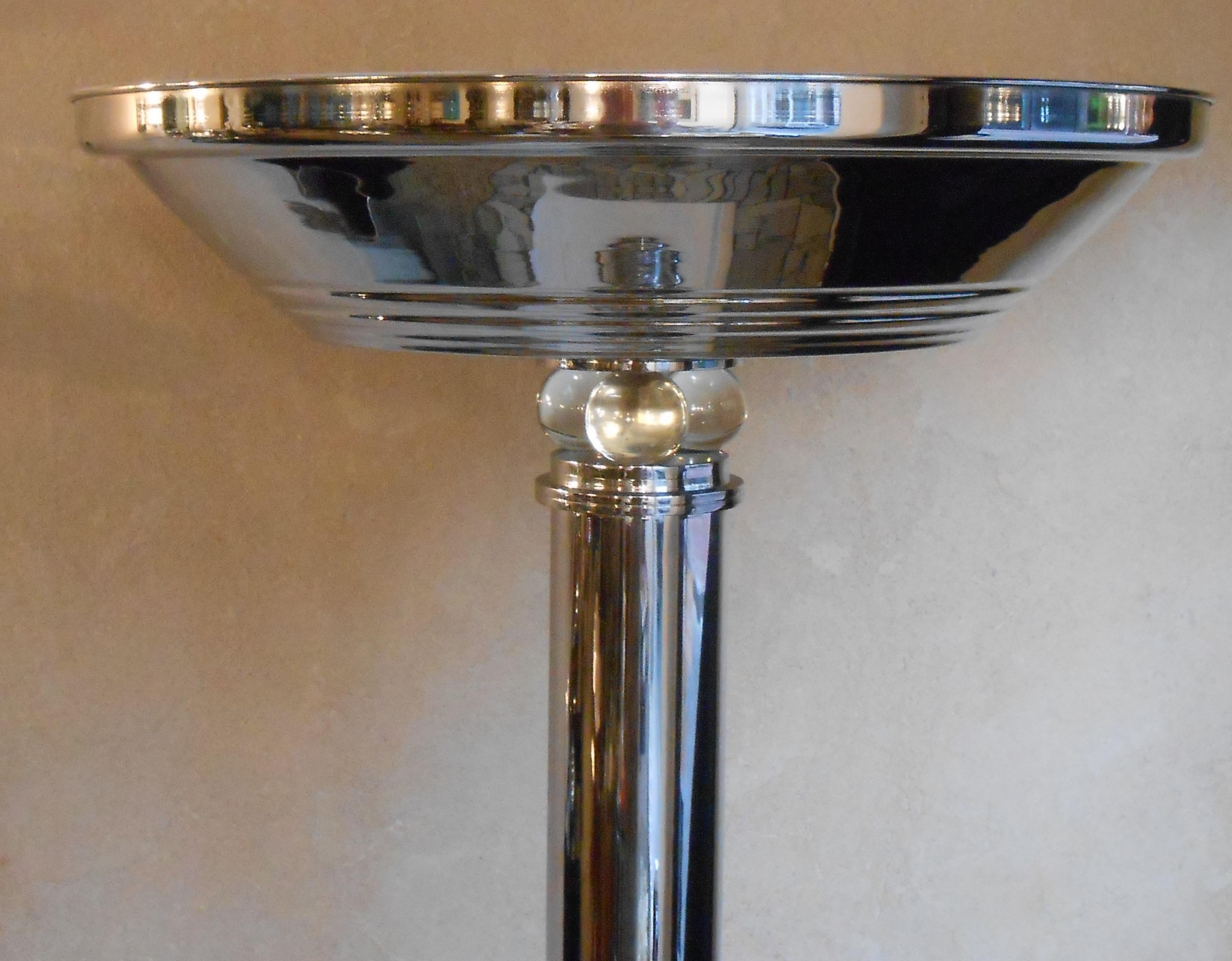 2 Lámparas de pie Art Decó

Materiales: madera, cristal, cromo
Francia
1930
Quieres vivir en los años dorados, esas son las lámparas de pie que necesita tu proyecto.
Estamos especializados en la venta de estilos Art Déco y Art Nouveau desde