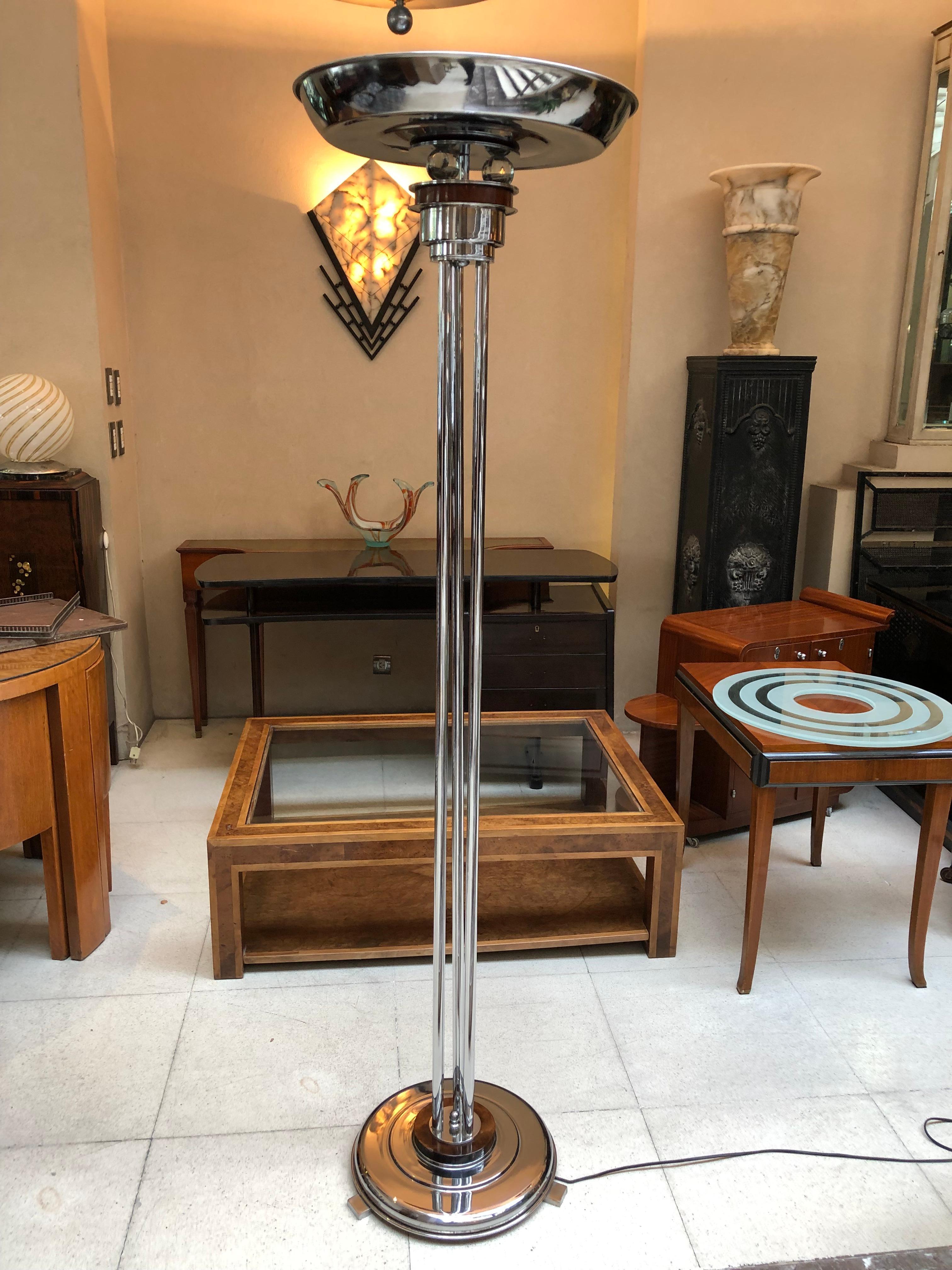 2 Floor lamps Art Deco
Materials: wood, glass, chrome
France
1930
You want to live in the golden years, those are the floor lamps that your project needs.
We have specialized in the sale of Art Deco and Art Nouveau styles since 1982.If you have any