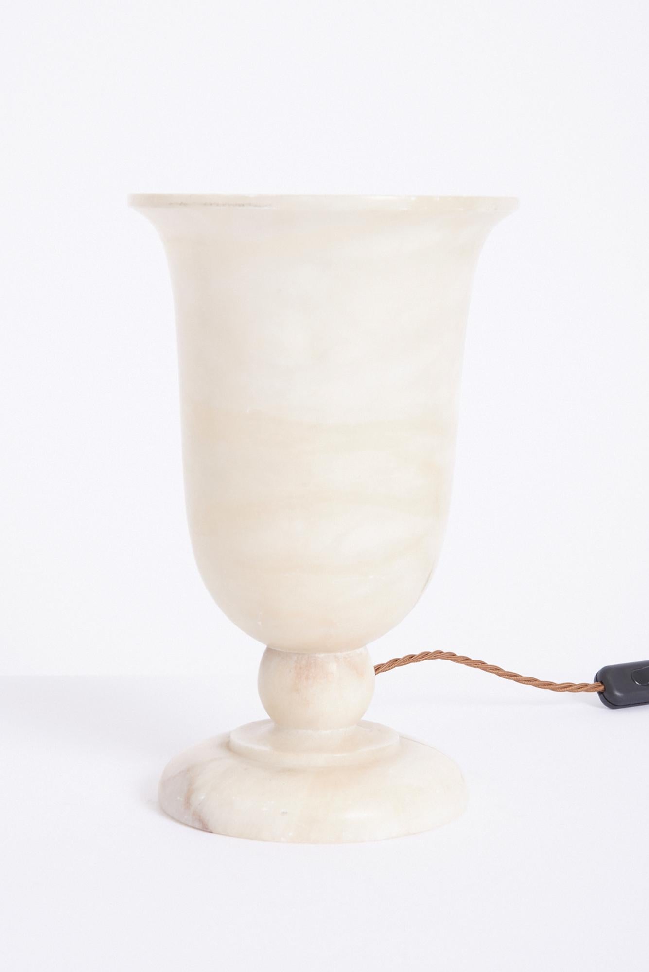 Mid-20th Century Pair of Art Deco Alabaster Urn Table Lamps