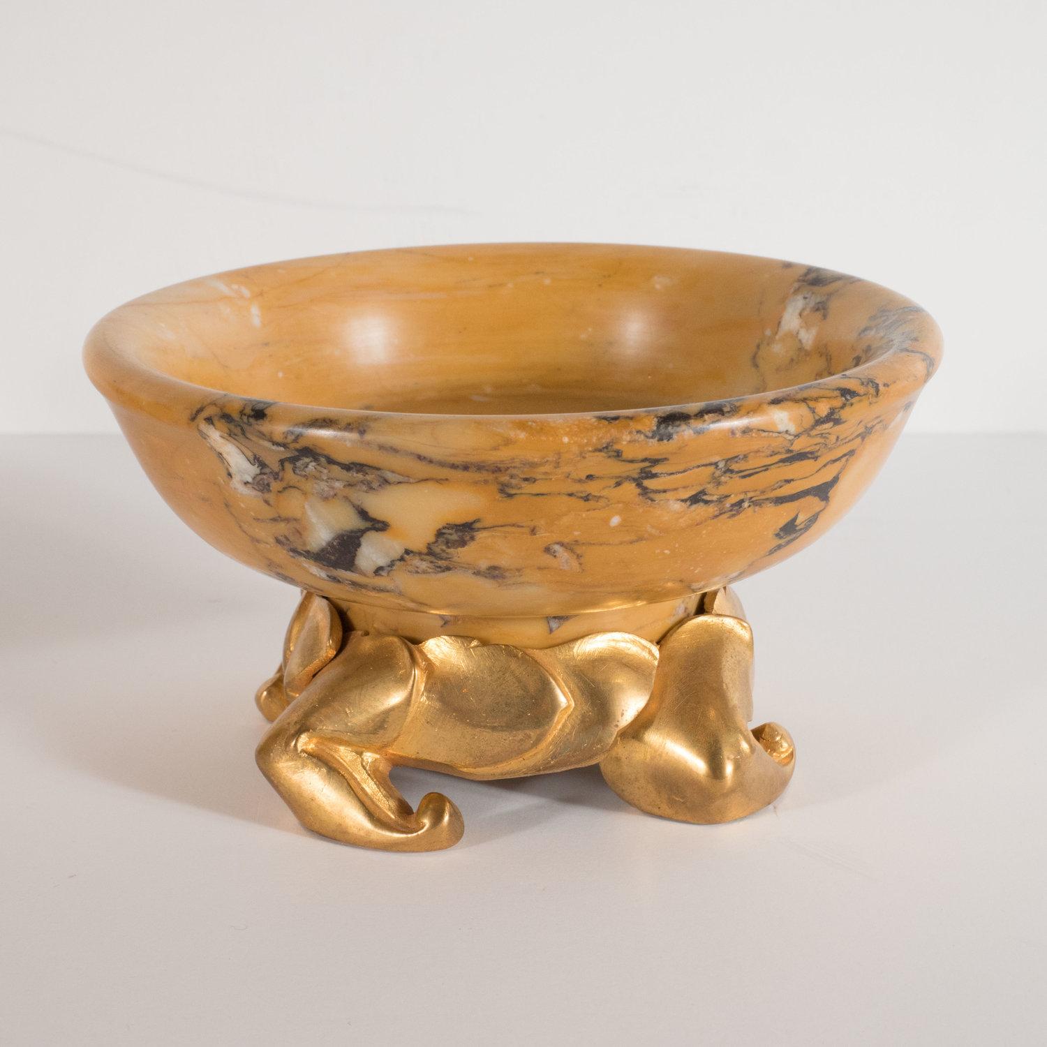 Pair of Art Deco Amber Gold Marble Dishes with Stylized Gilt Bronze Bases In Excellent Condition For Sale In New York, NY