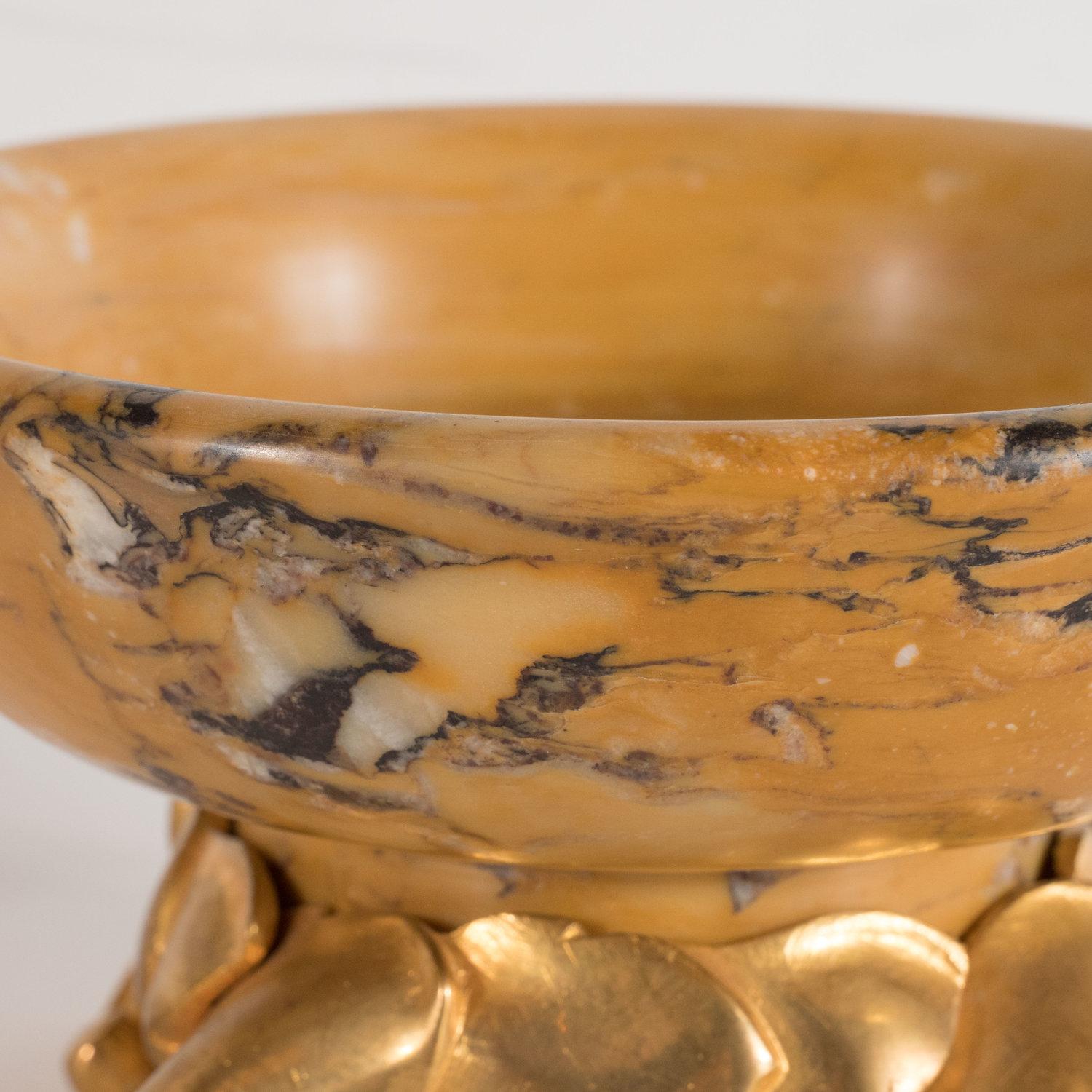 20th Century Pair of Art Deco Amber Gold Marble Dishes with Stylized Gilt Bronze Bases For Sale