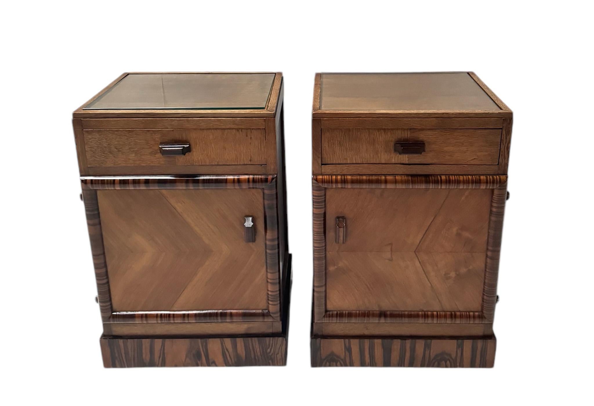 Pair of Art Deco Amsterdamse School Nightstands or Bedside Tables, 1920s For Sale 1