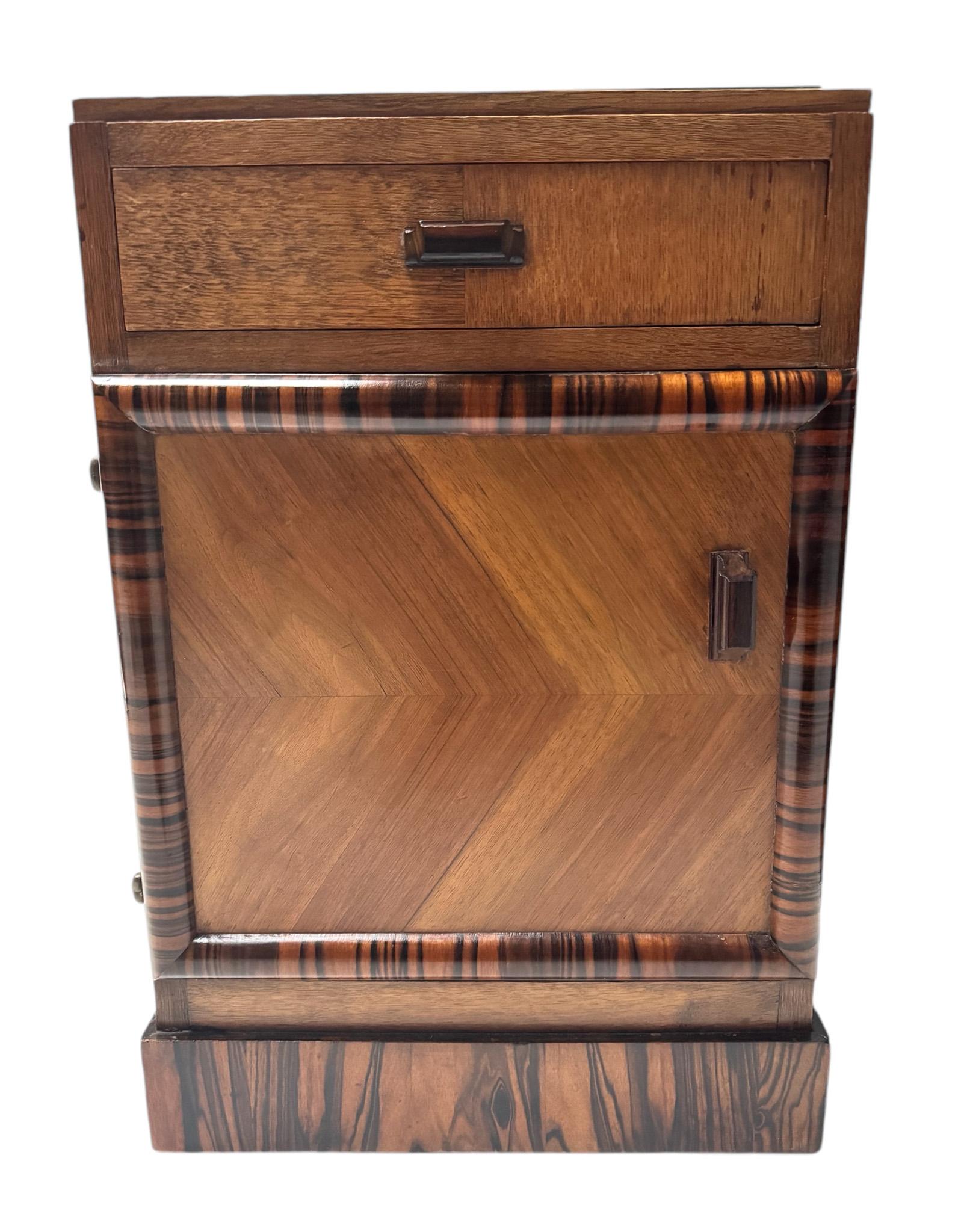 Pair of Art Deco Amsterdamse School Nightstands or Bedside Tables, 1920s For Sale 3