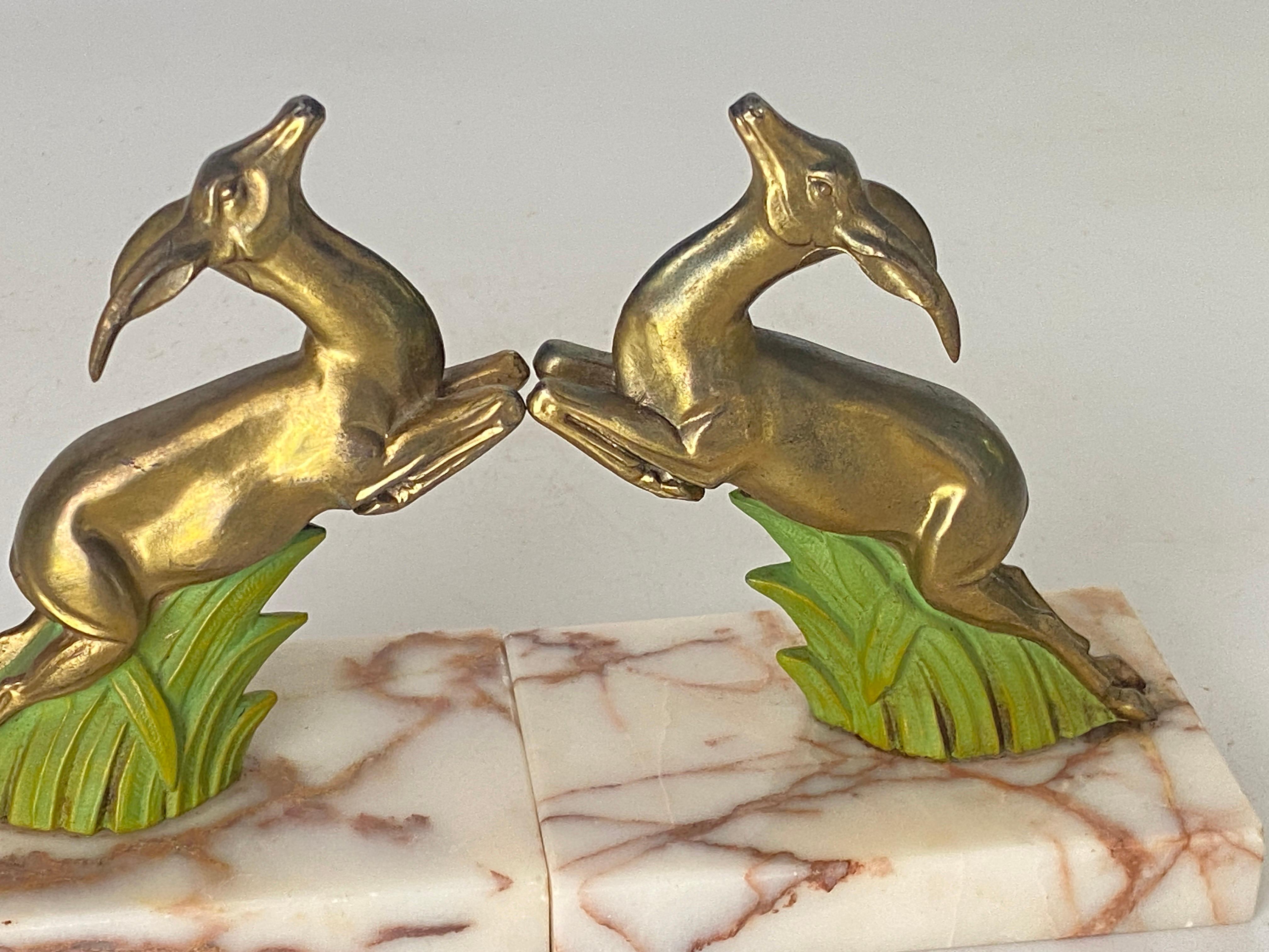 Paire de serre-livres antilopes Art Déco en marbre, laiton, France Brown, 1940 en vente 1
