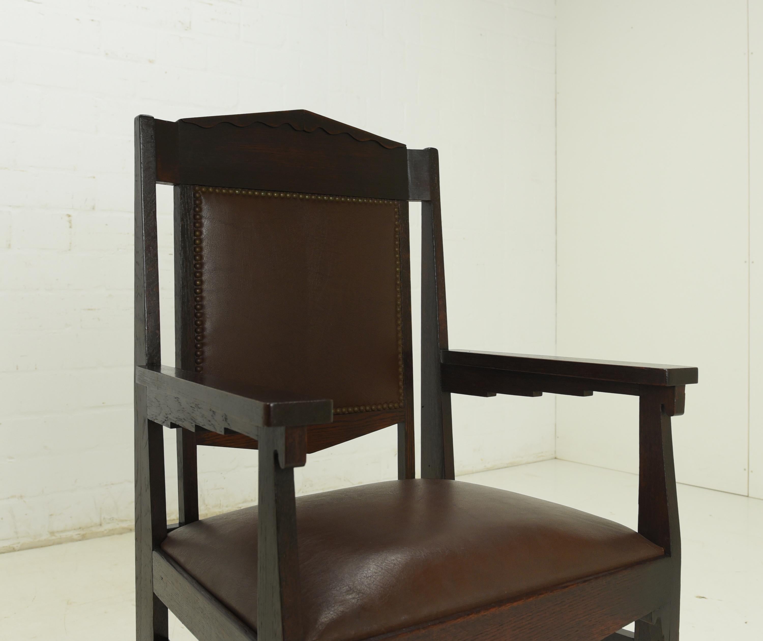 Paire de fauteuils de bureau Art Déco en chêne massif, 1925 en vente 4