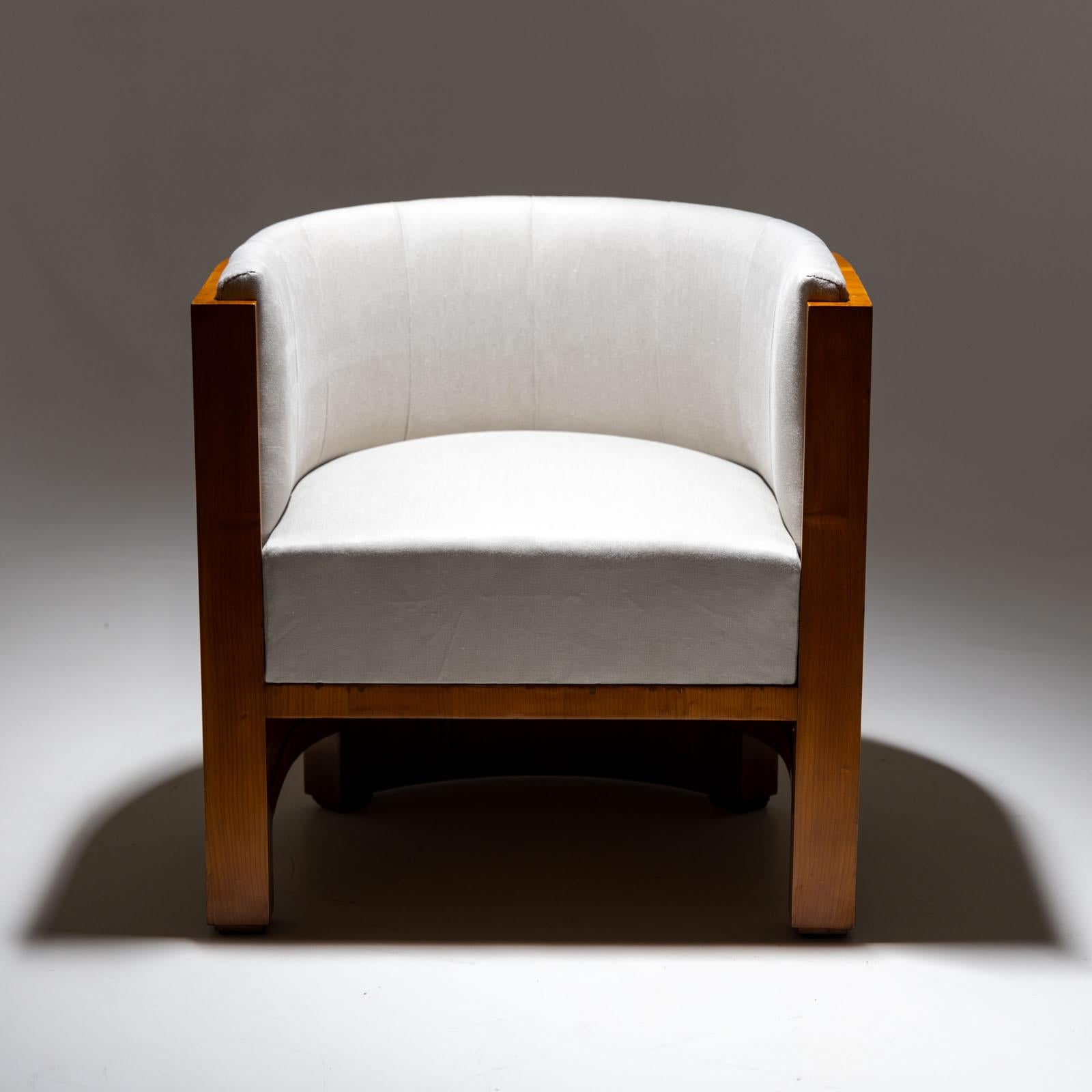 Early 20th Century Pair of Art Deco Armchairs, 1920s