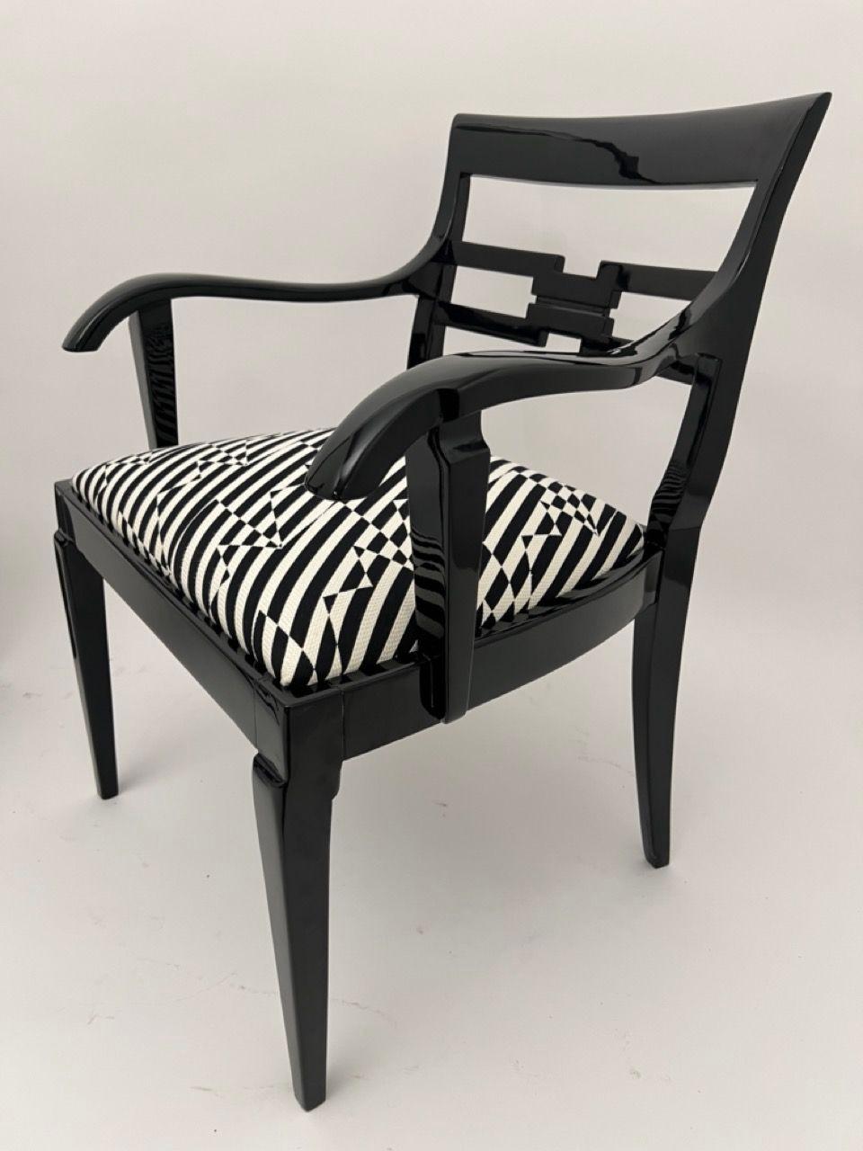 Pareja de Sillones Art Decó, Laca Negra, Tela Negra-Crema, Alemania ca. 1925 en venta 2