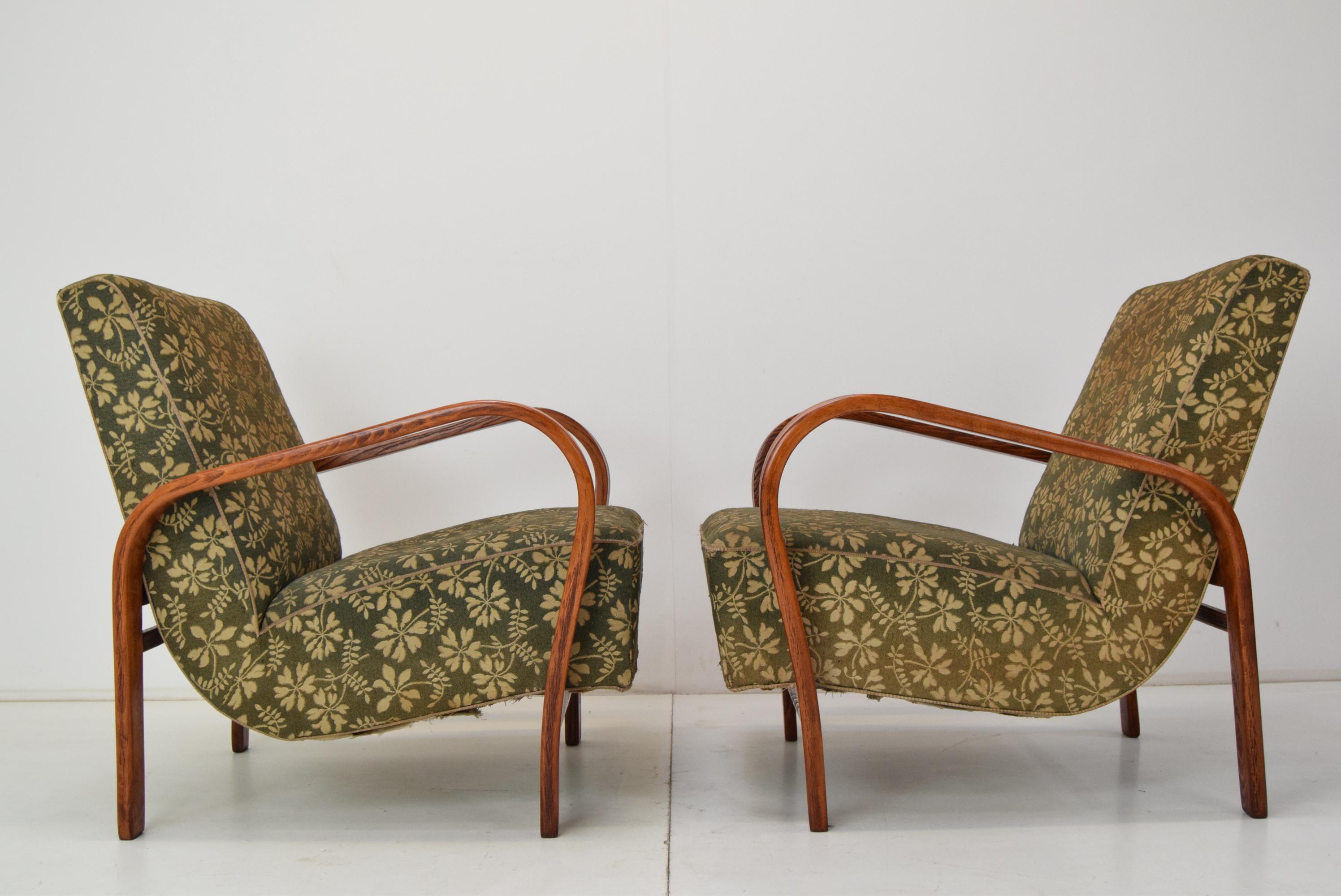 Pair of Art Deco Armchairs by Czech Designers Kozelka and Kropacek, 1930's In Fair Condition In Praha, CZ