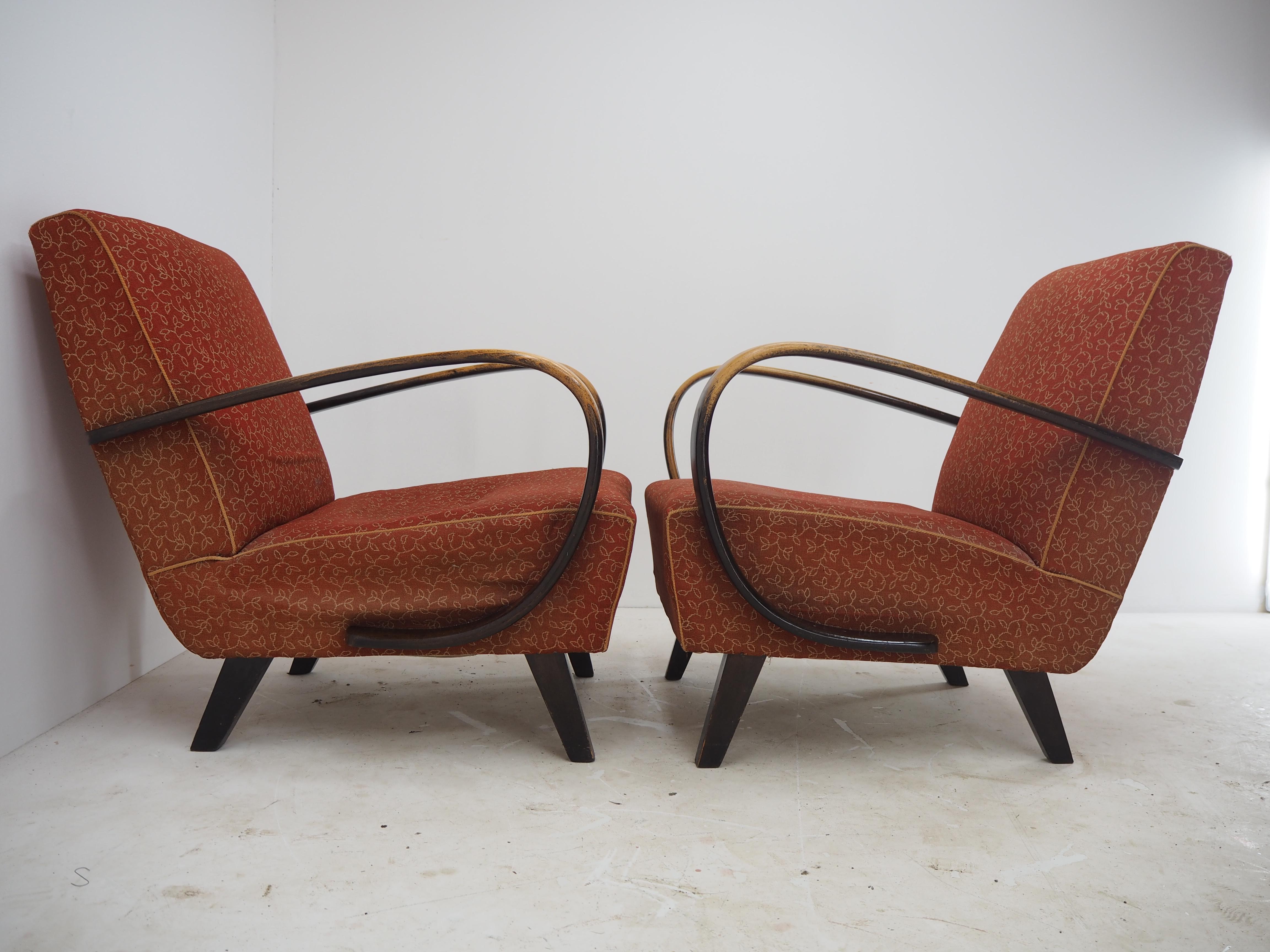 Fabric Pair of Art Deco Armchairs by Jindrich Halabala, Czechoslovakia, 1940s