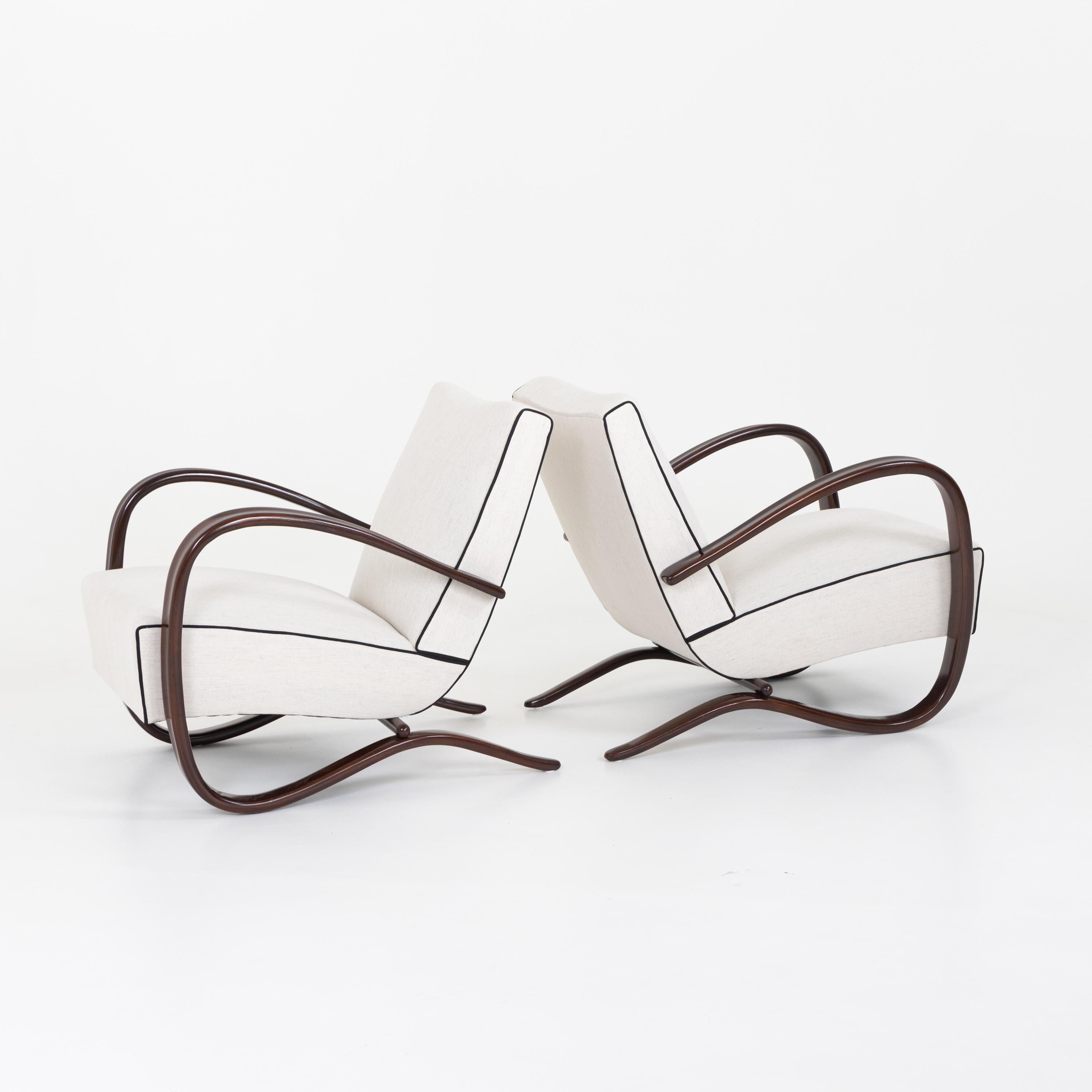Czech Pair of Art Deco Armchairs by Jindrich Halabala