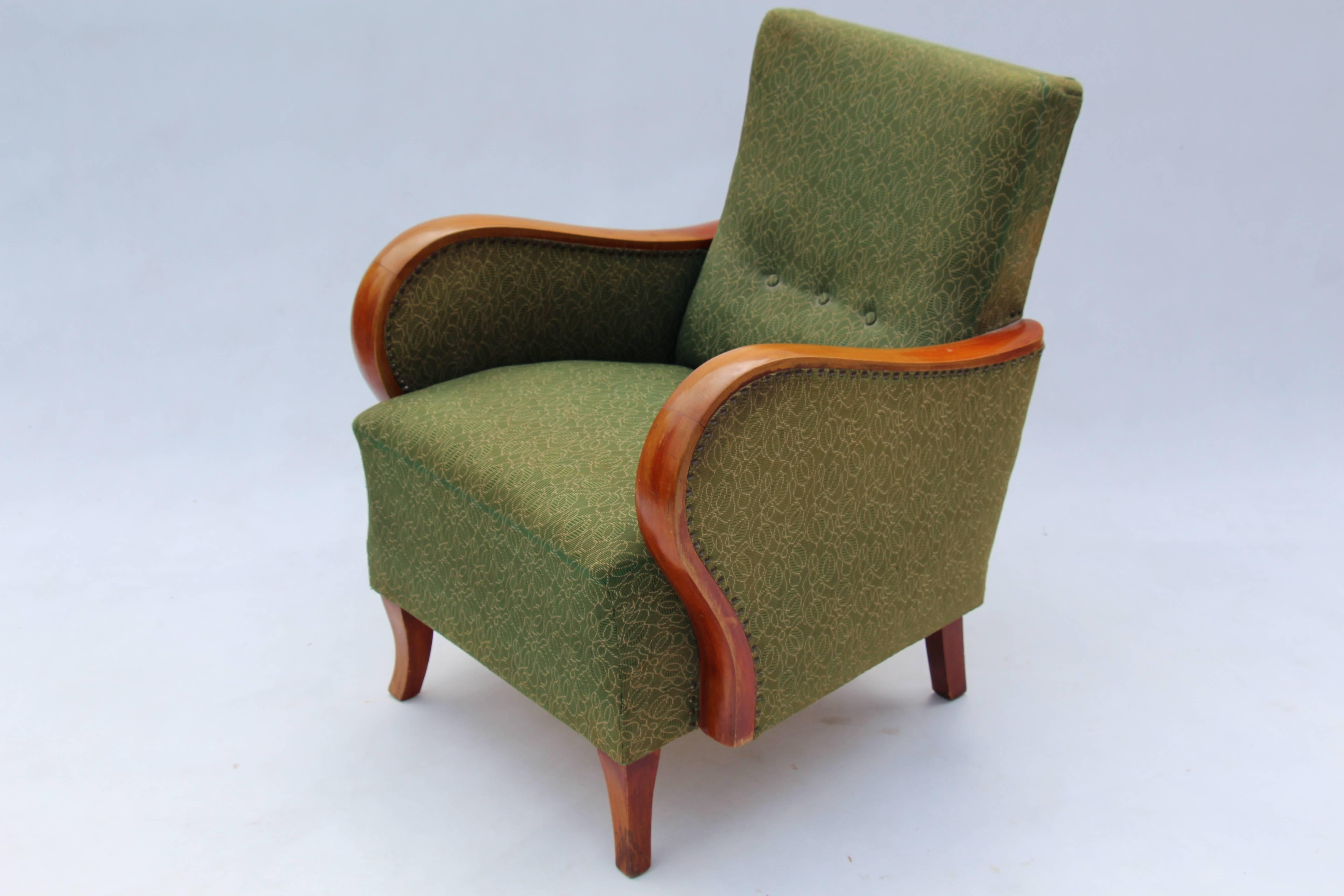 Pair of Art Deco armchairs in original upholstery, stabile construction.