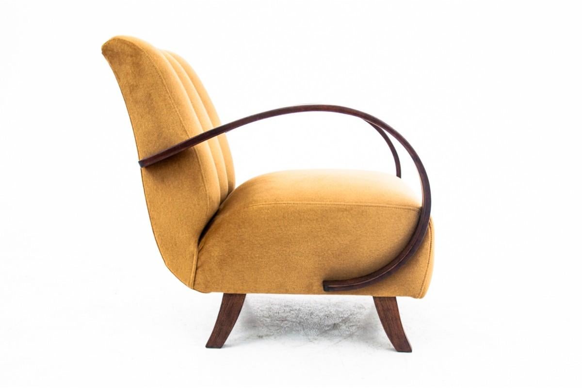 Pair of Art Deco armchairs, designed by J. Halabala, Czech Republic, 1930s.  For Sale 5