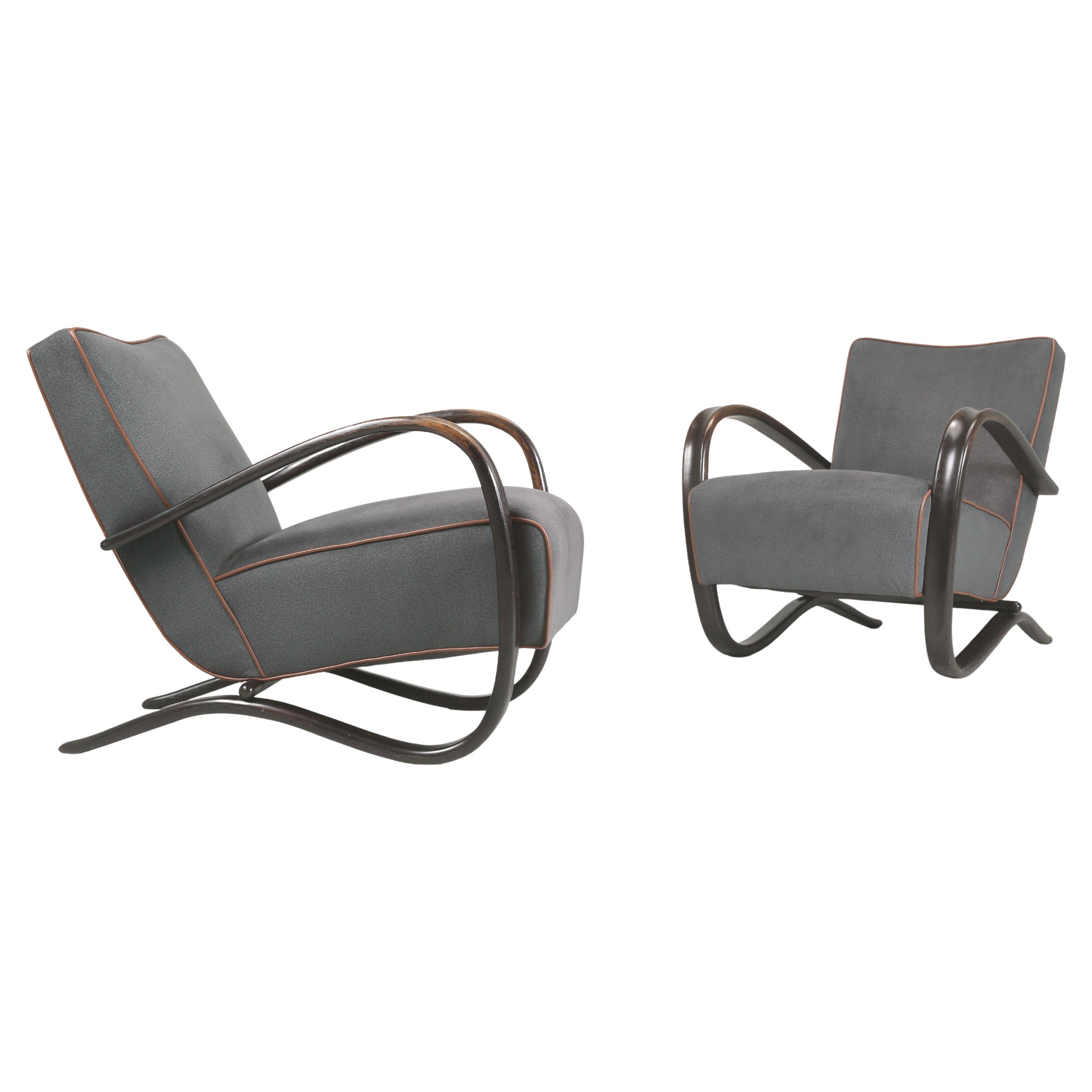 Pareja de sillones Art Déco diseñados por Jindrich Halabala  c Década de 1930 Checoslovaquia
