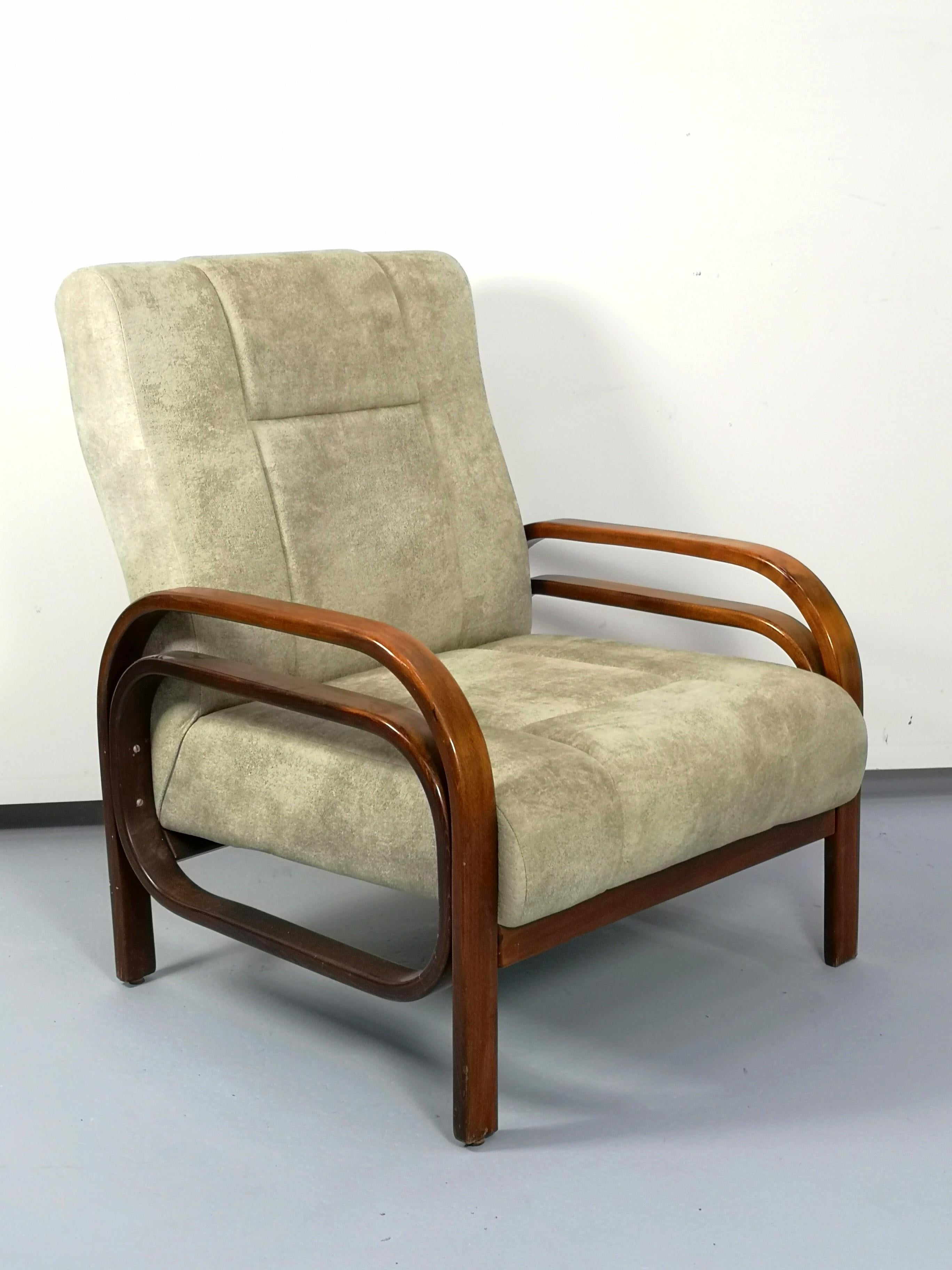 Pair of Art Deco Armchairs In Good Condition In Budapest, HU