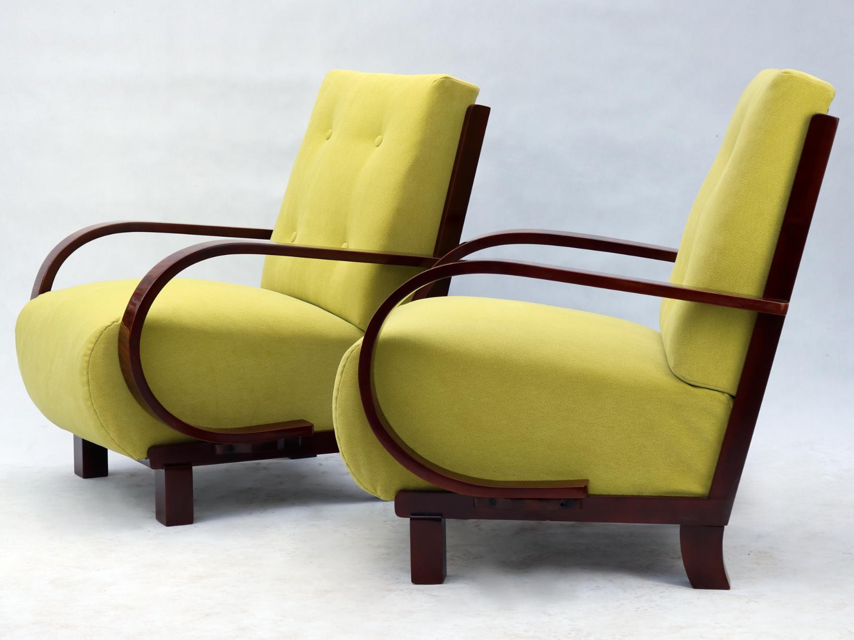 Pair of Art Deco Armchairs Fully Restored, circa 1930 In Excellent Condition In Lucenec, SK