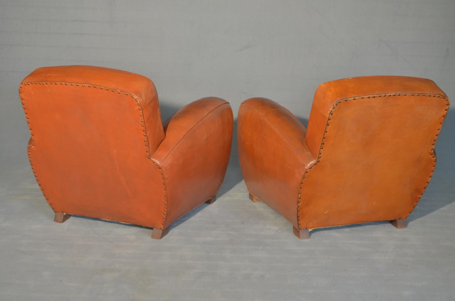 Pair of Art Deco Armchairs in Light Brown Leather of French Origin of 1920 For Sale 7