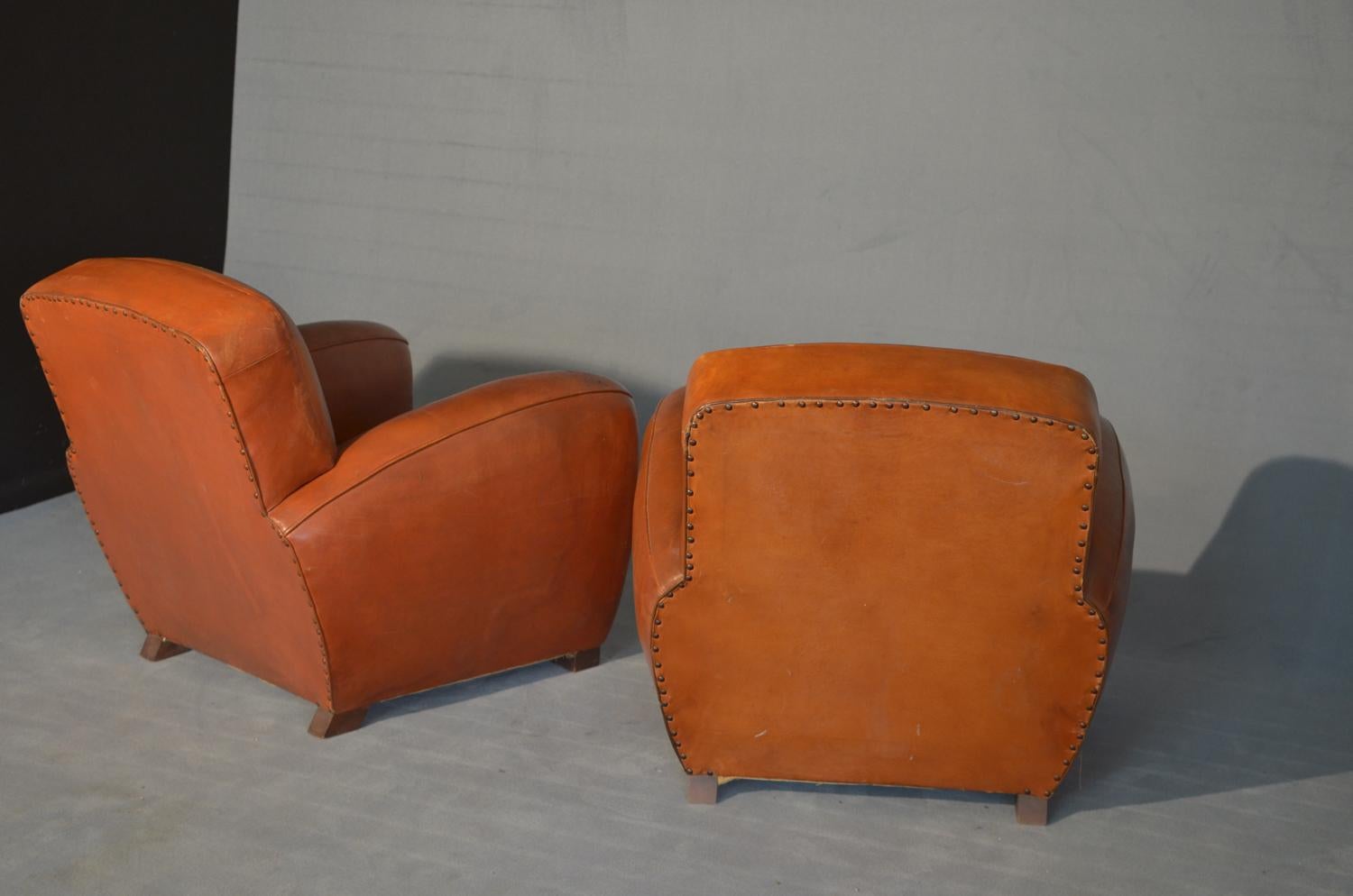 Pair of Art Deco Armchairs in Light Brown Leather of French Origin of 1920 For Sale 8