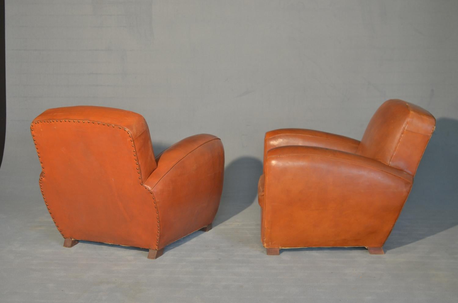 Pair of Art Deco Armchairs in Light Brown Leather of French Origin of 1920 For Sale 10
