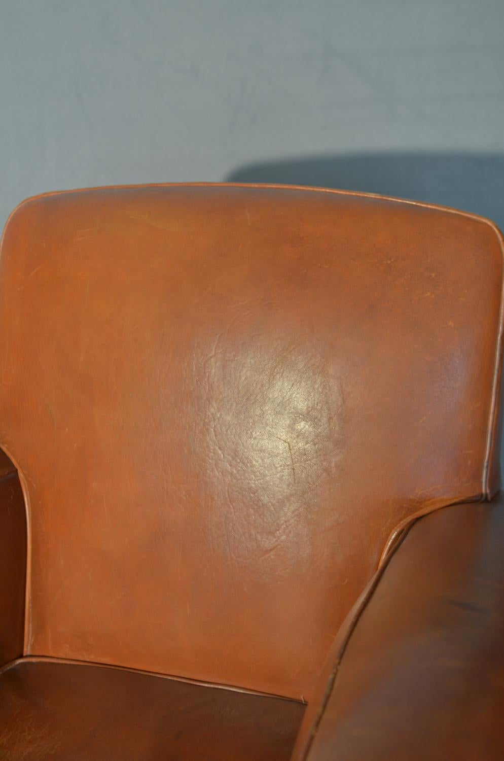 Pair of Art Deco Armchairs in Light Brown Leather of French Origin of 1920 For Sale 1