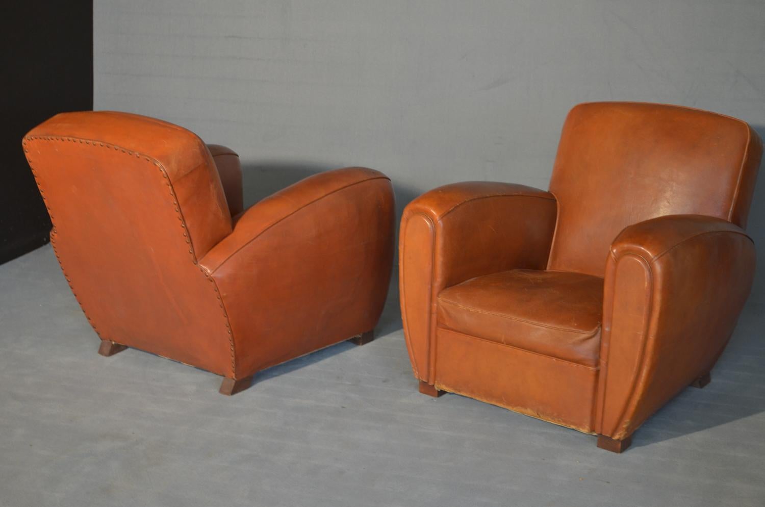 Pair of Art Deco Armchairs in Light Brown Leather of French Origin of 1920 For Sale 5