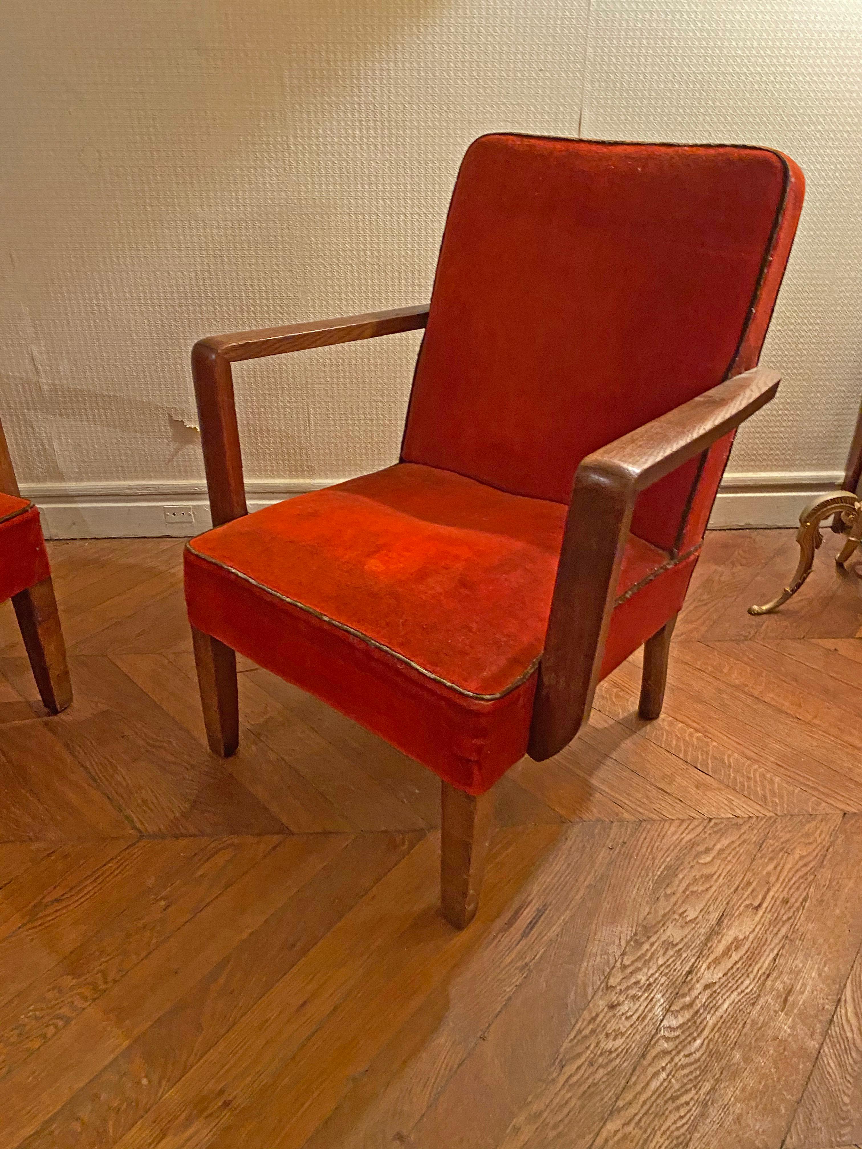 Mid-20th Century Pair of Art Deco Armchairs in Oak and Velvet, circa 1940-1950 For Sale