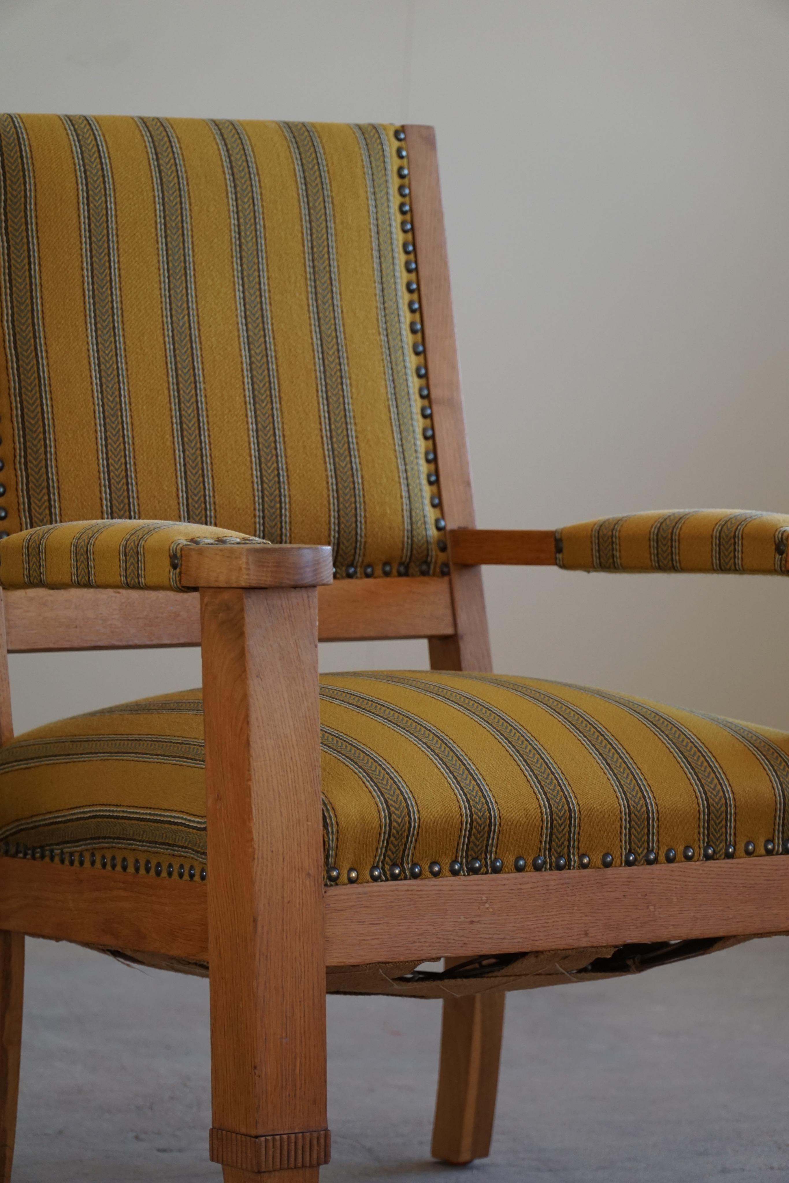 Coppia di poltrone Art Déco in Oak e tessuto, ebanisteria danese, anni '40 in vendita 12