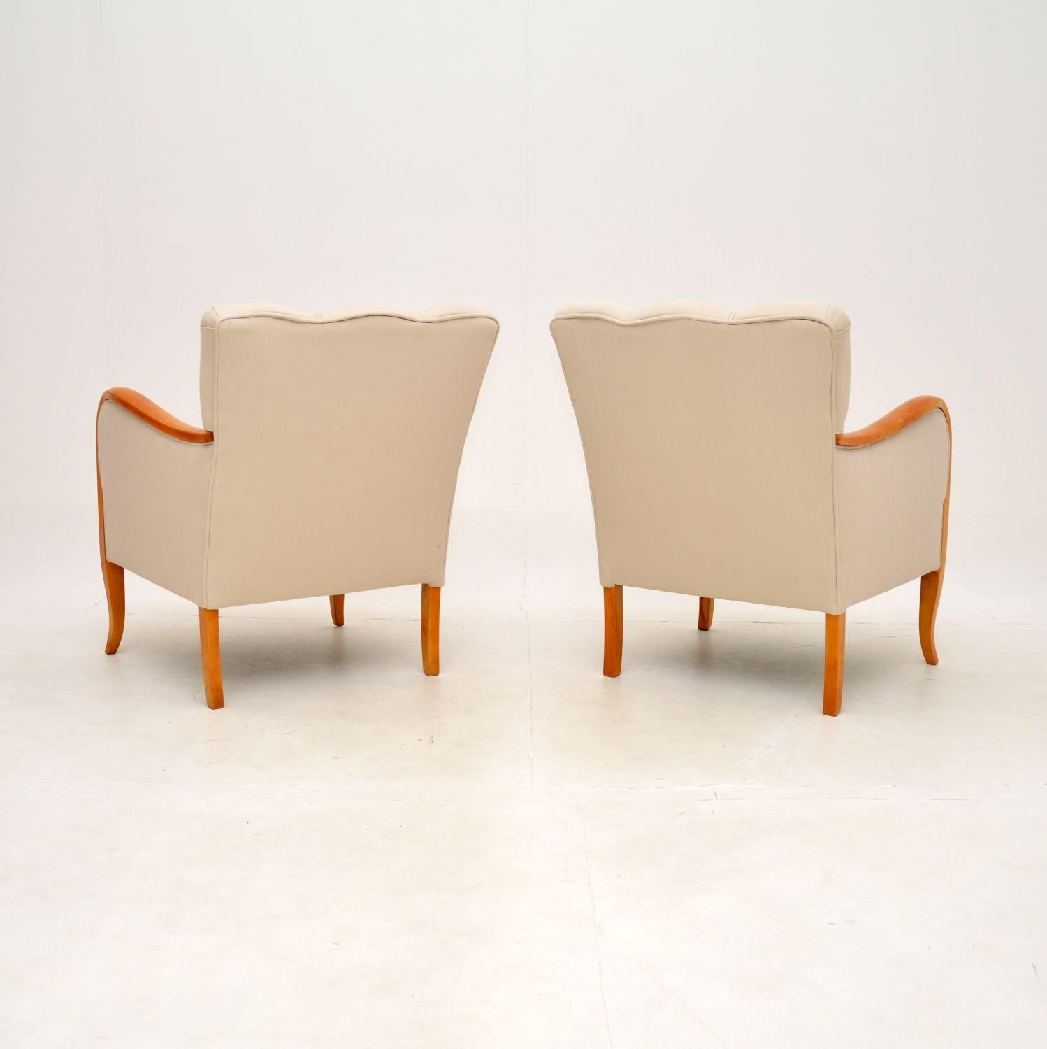 Pair of Art Deco Armchairs in Satin Birch In Good Condition For Sale In London, GB