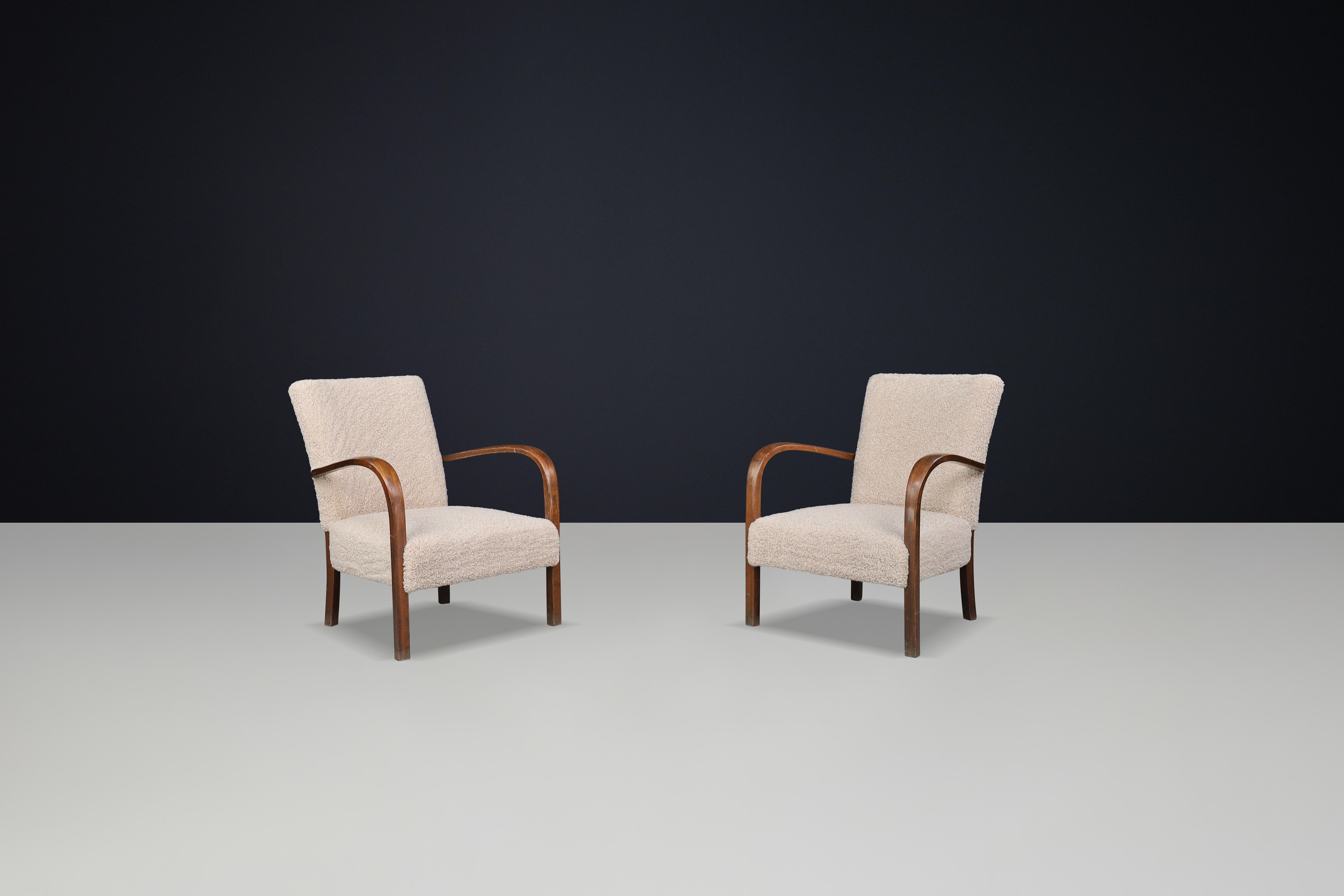 Paire de fauteuils Art déco en noyer et tapisserie en Teddy, République tchèque, années 1930 en vente 1